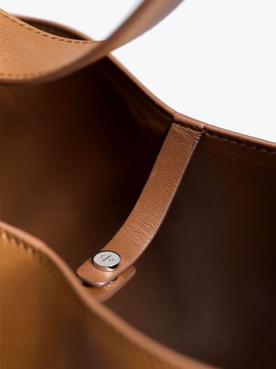 Artemis Bucket G. Artemis Bucket G.