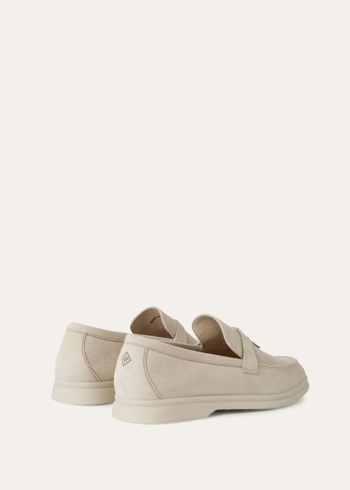 Summer Charms Walk Loafer Suede, Suede Goatskin Powder Pearl