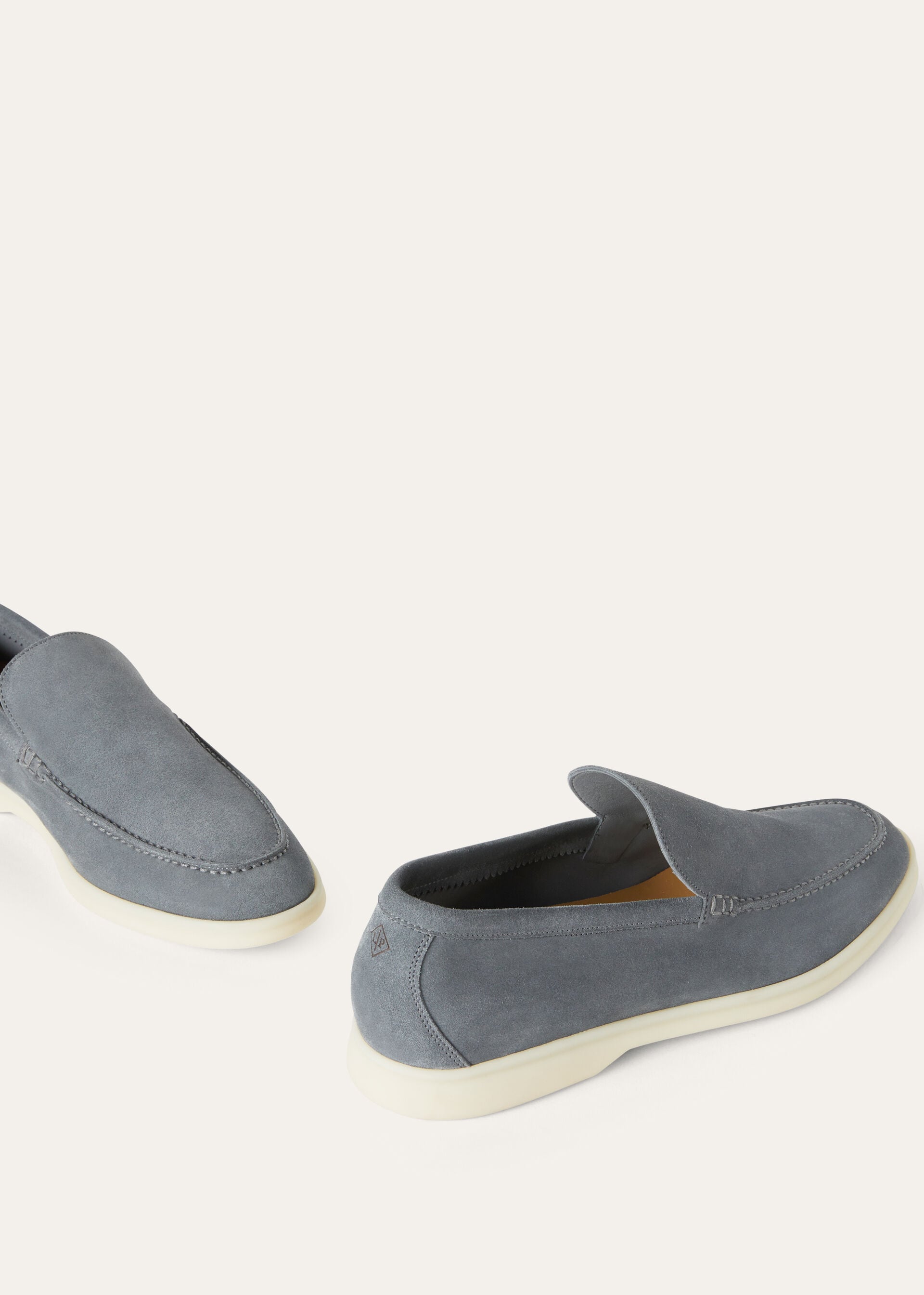 SUMMER WALK SUEDE