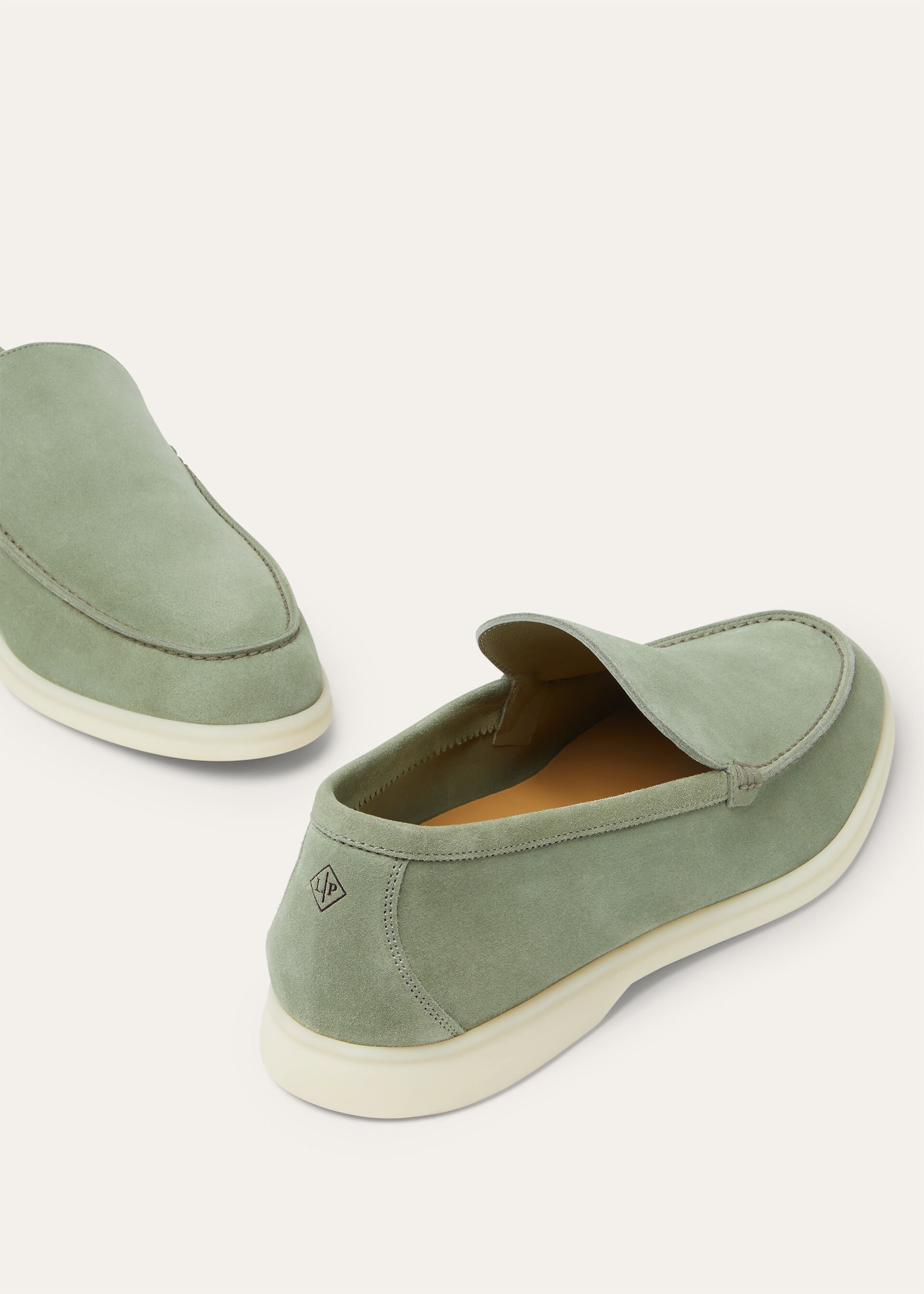 SUMMER WALK SUEDE