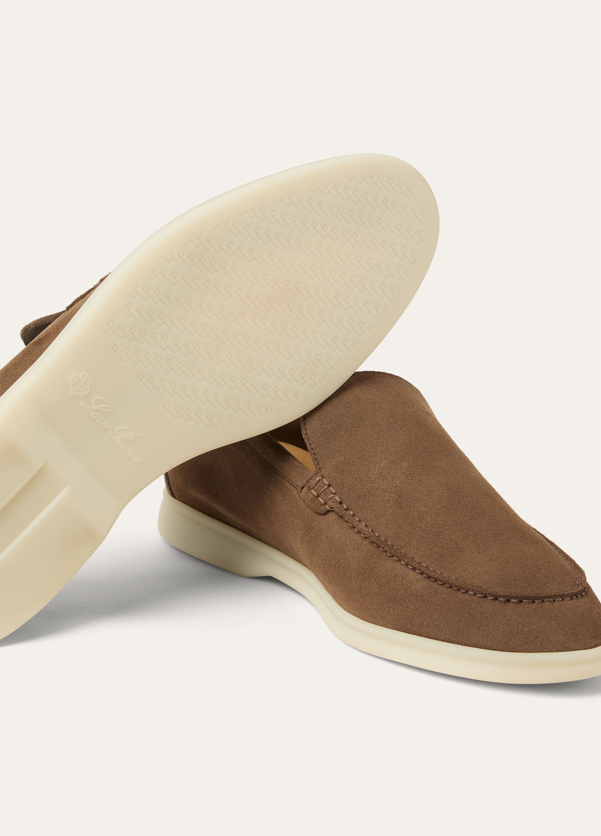 SUMMER WALK SUEDE