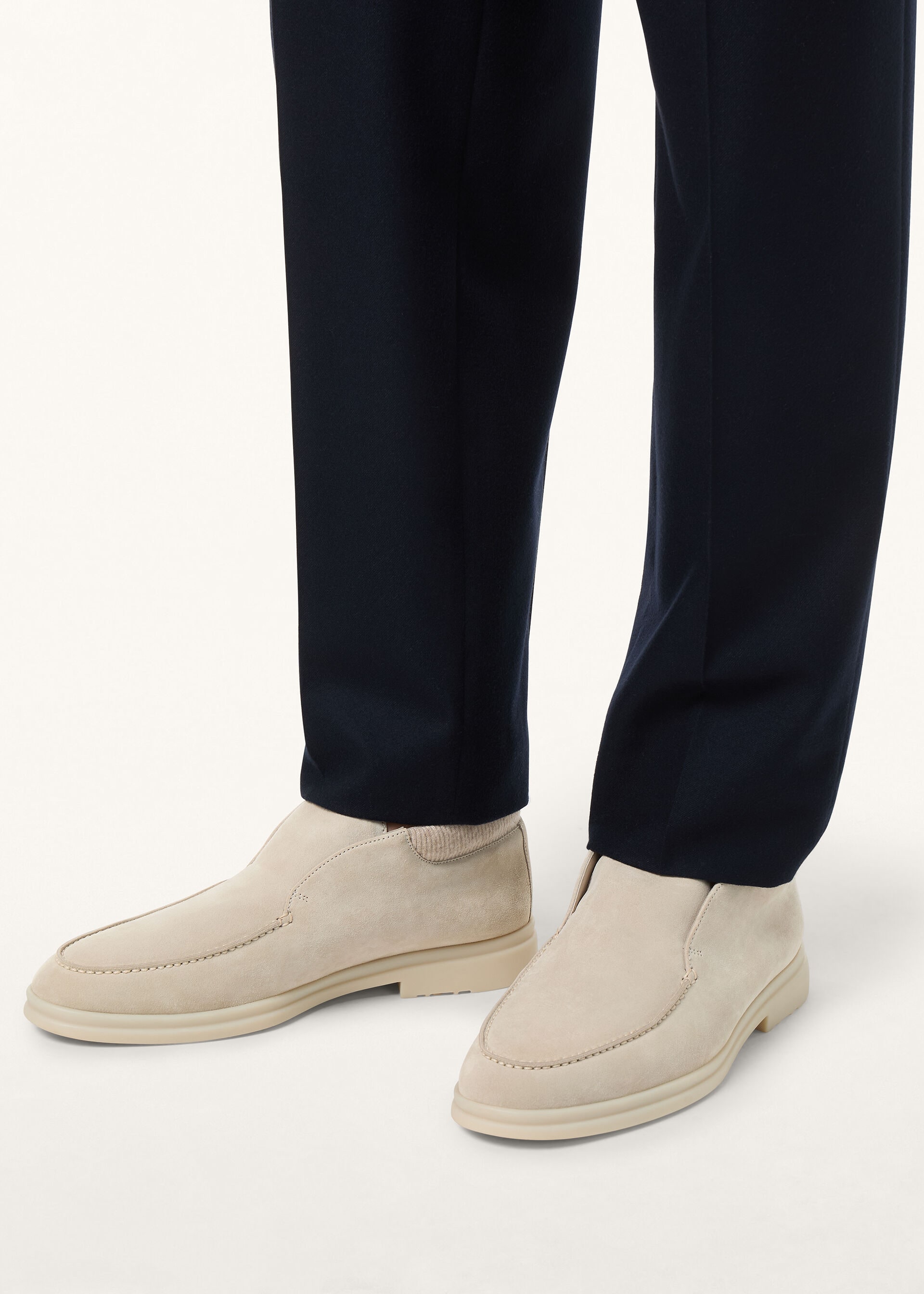 OPEN WINTERY WALK SUEDE