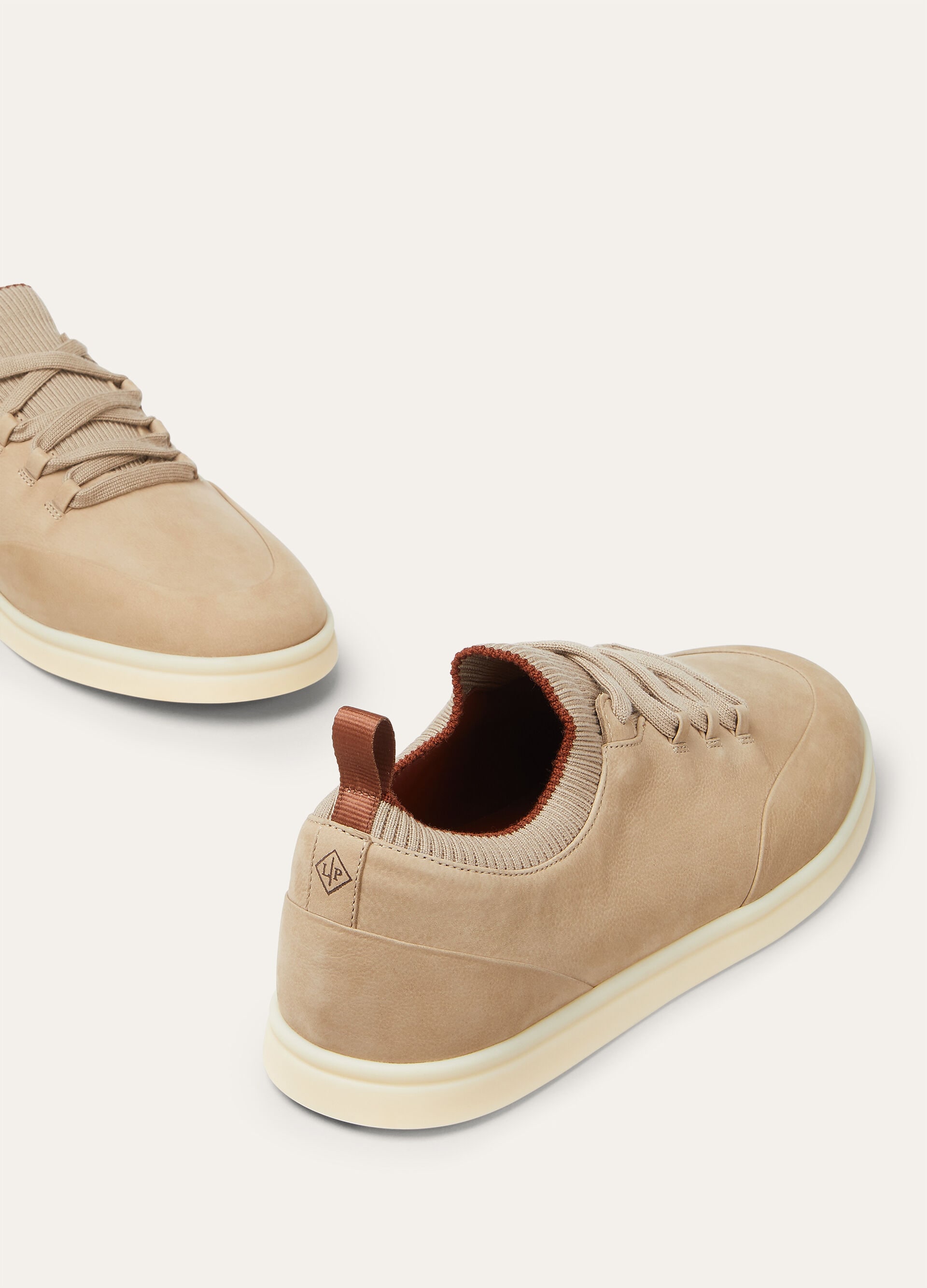 SOHO WALK GRAINED NABUK