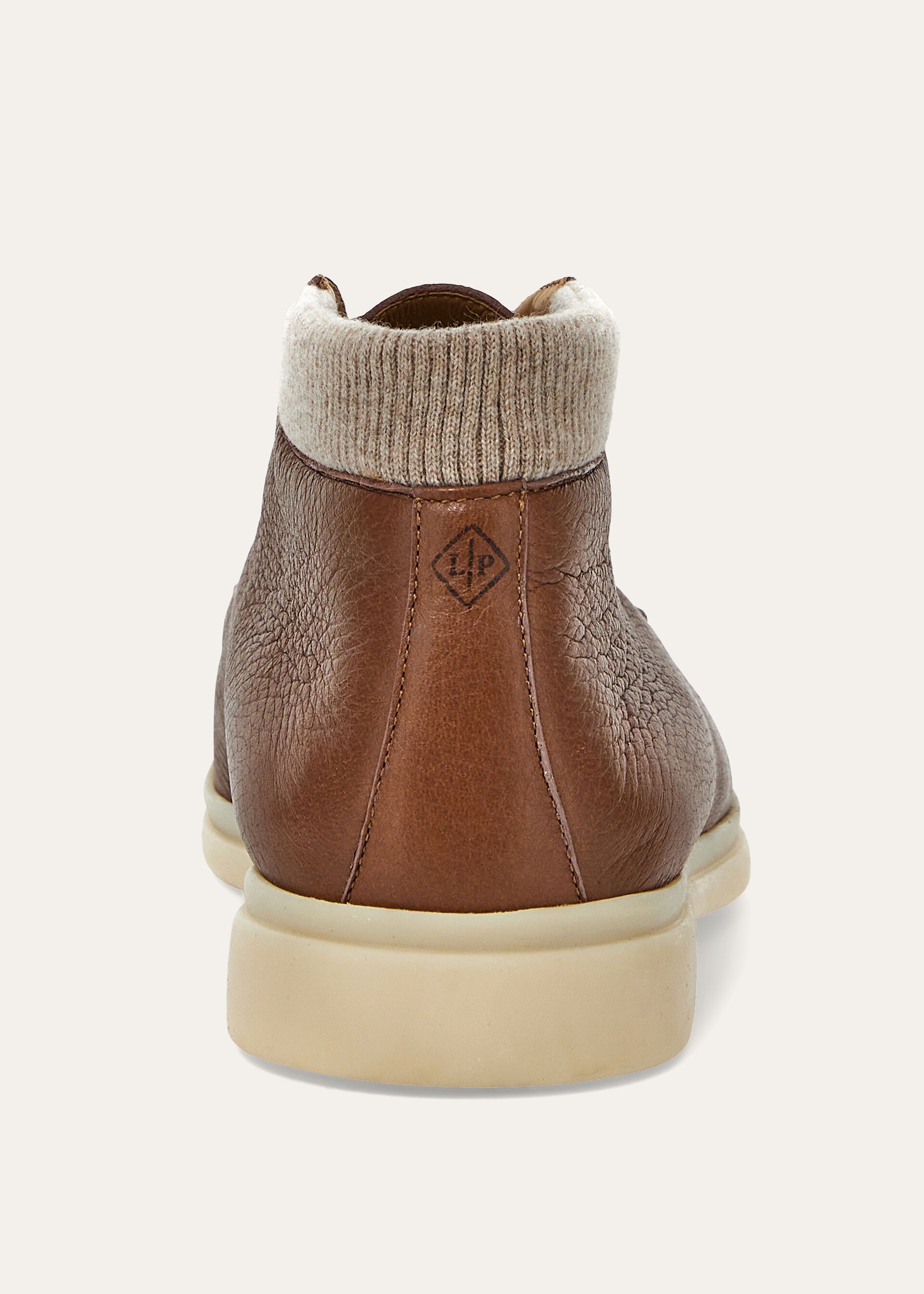 WALK AND WALK WINTERY DEER