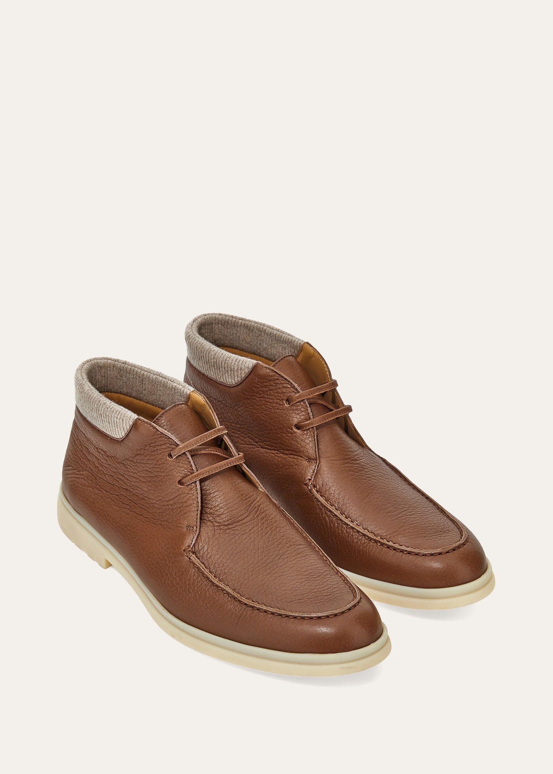 WALK AND WALK WINTERY DEER