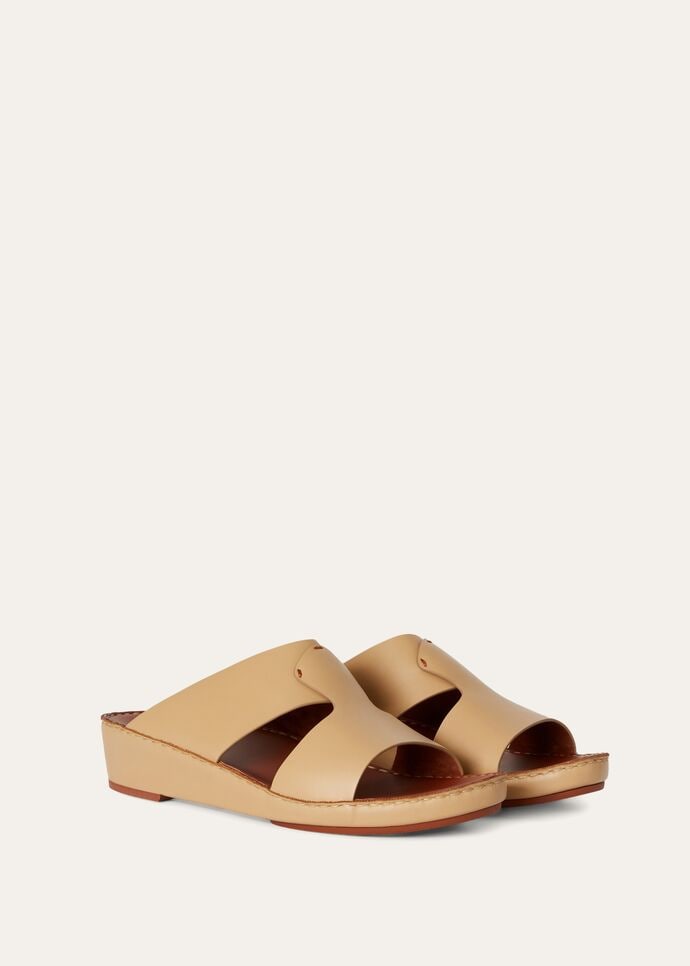 NEW HEART WALK SANDAL CALF_FAL7389_D01S_2