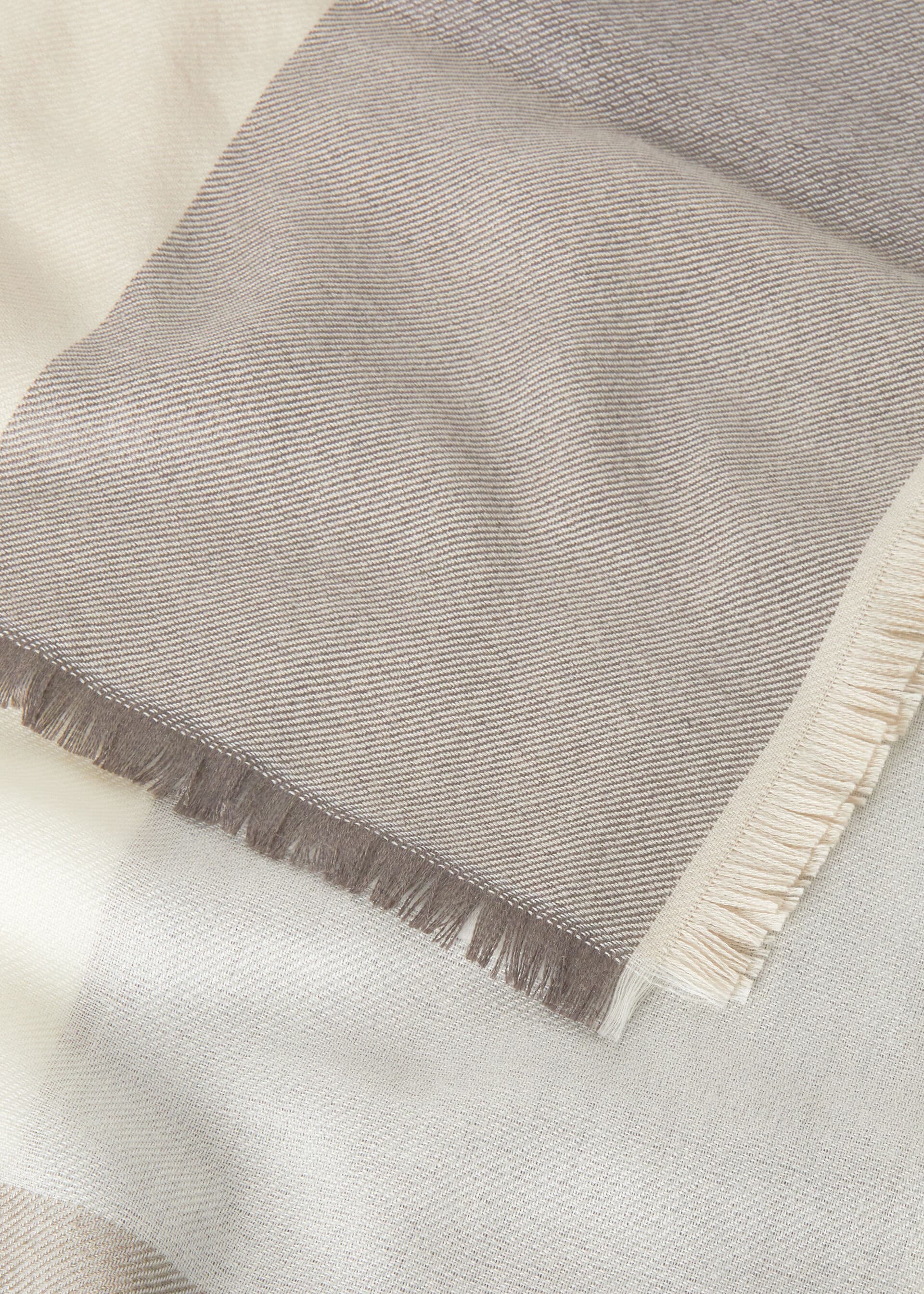 CARRE' QUADRILATERO DEL SILENZIO CASH SILK