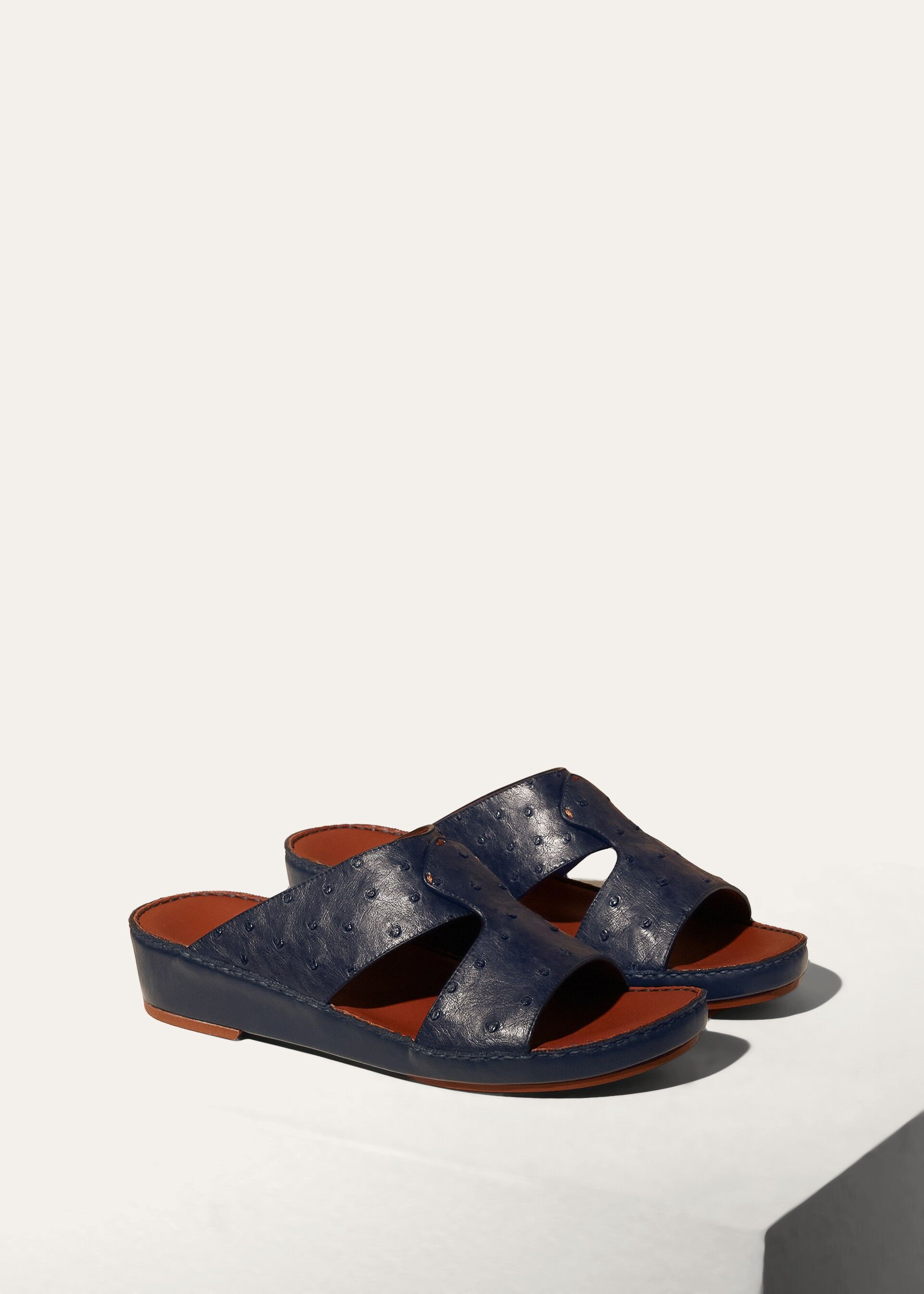 NEW HEART WALK SANDAL OSTRICH