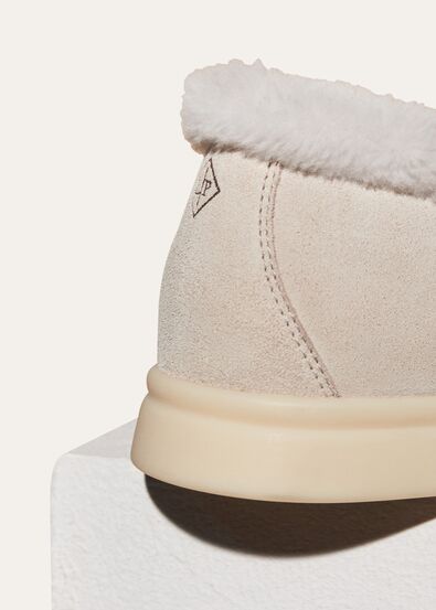 SUMMER CHARMS WALK SUEDE FUR