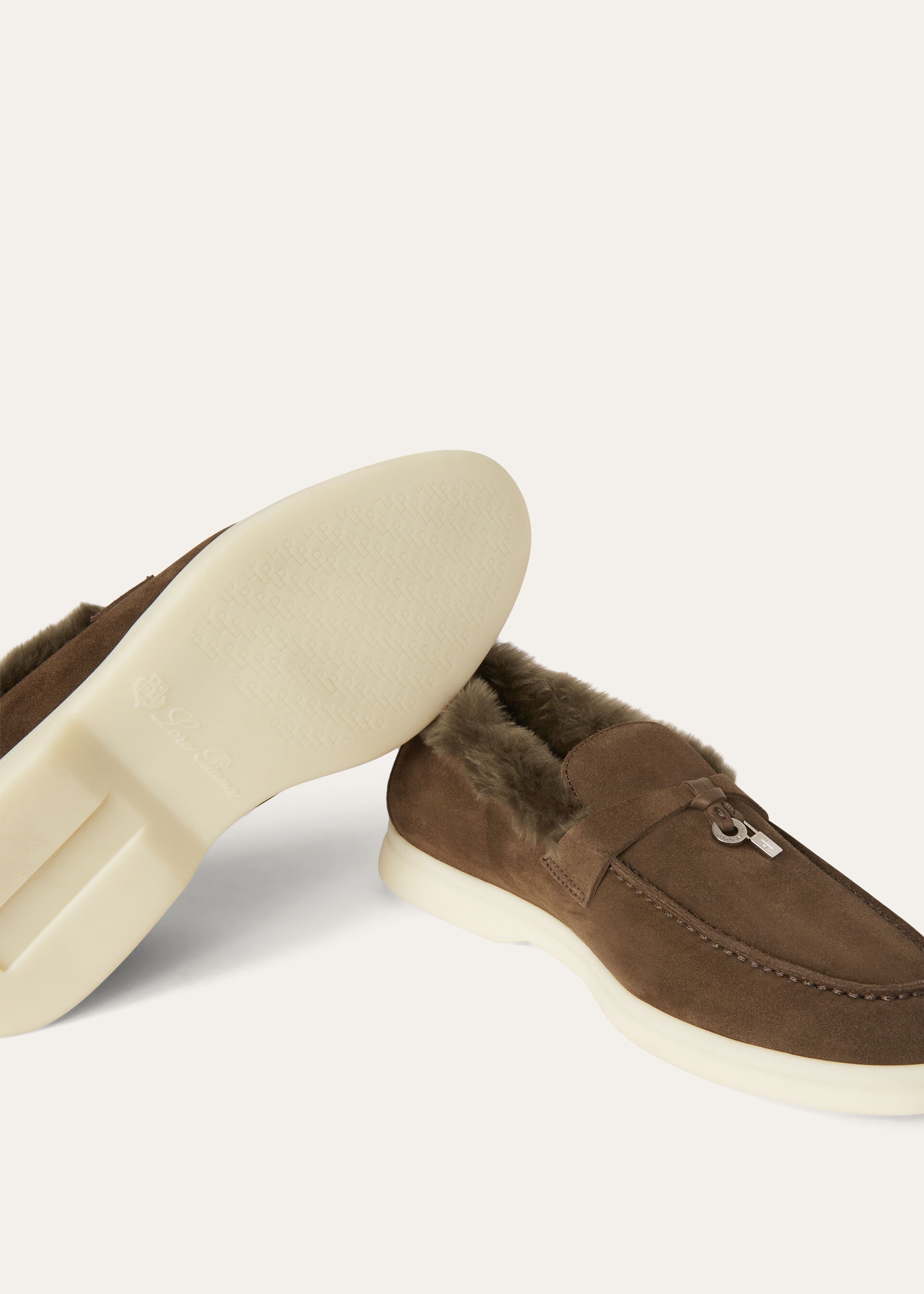 SUMMER CHARMS WALK SUEDE FUR