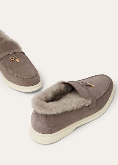 SUMMER CHARMS WALK SUEDE FUR