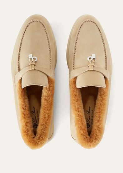 SUMMER CHARMS WALK SUEDE FUR