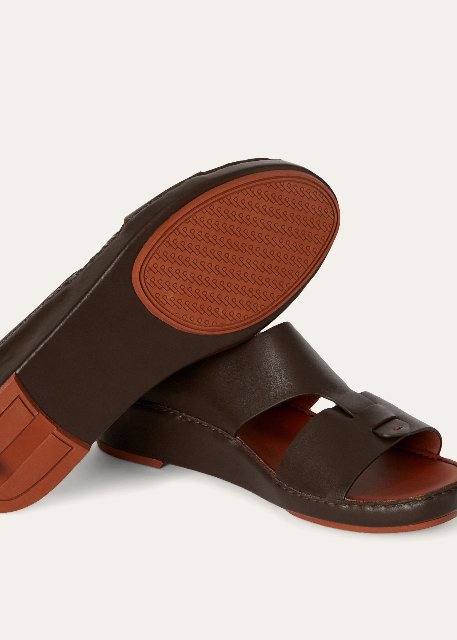 NEW BUCKLE WALK SANDAL CALF