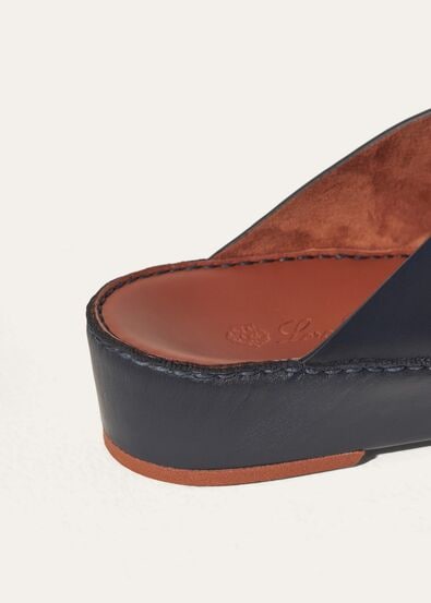 NEW BUCKLE WALK SANDAL CALF