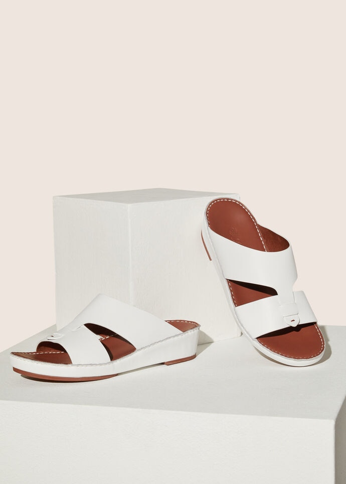 Buckle Sandal-جلد الثور