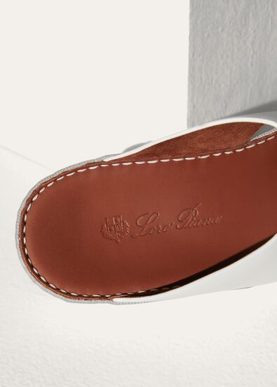 NEW BUCKLE WALK SANDAL CALF
