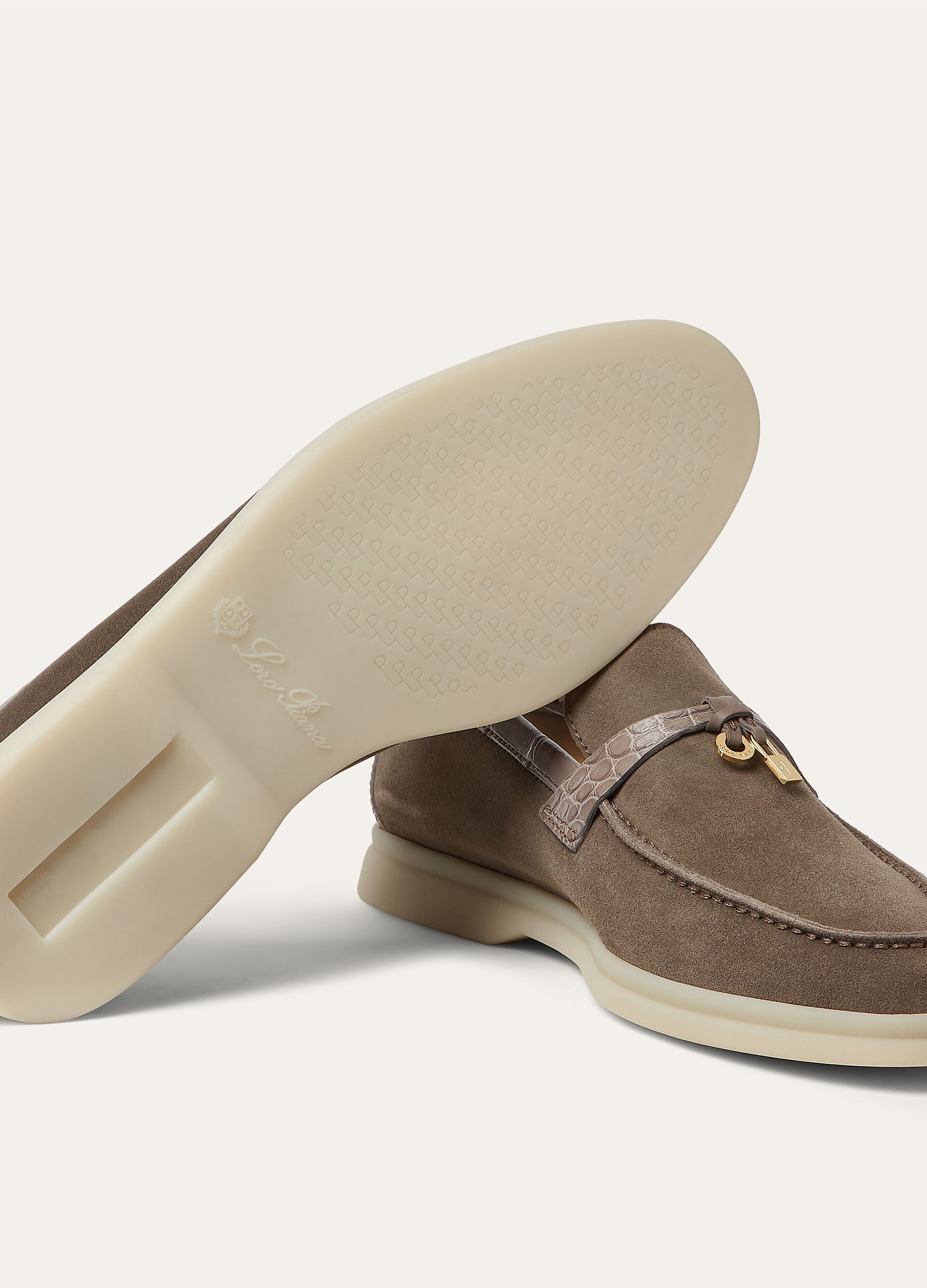 SUMMER CHARMS WALK SUEDE ALLIGATOR