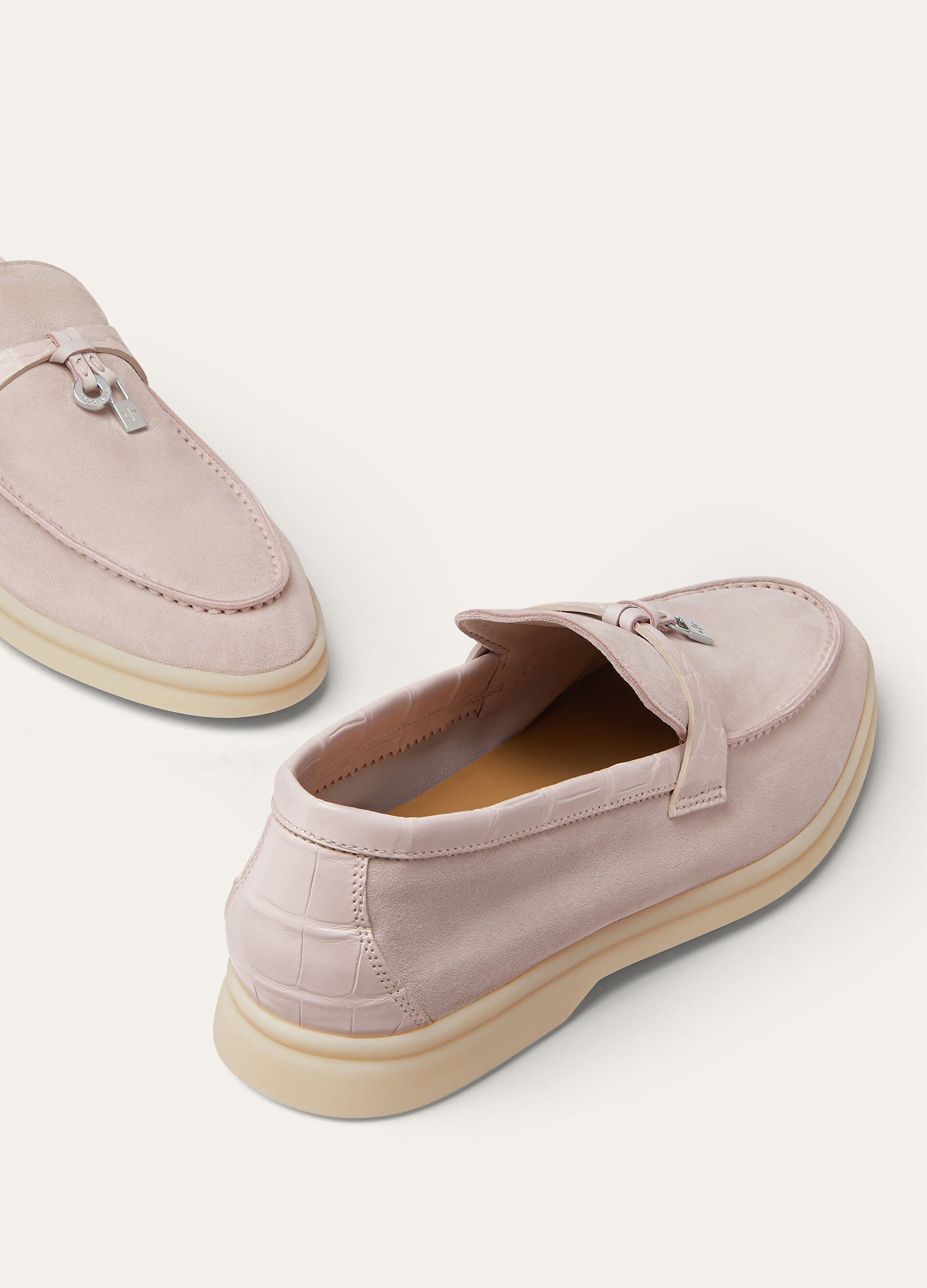 SUMMER CHARMS WALK SUEDE ALLIGATOR