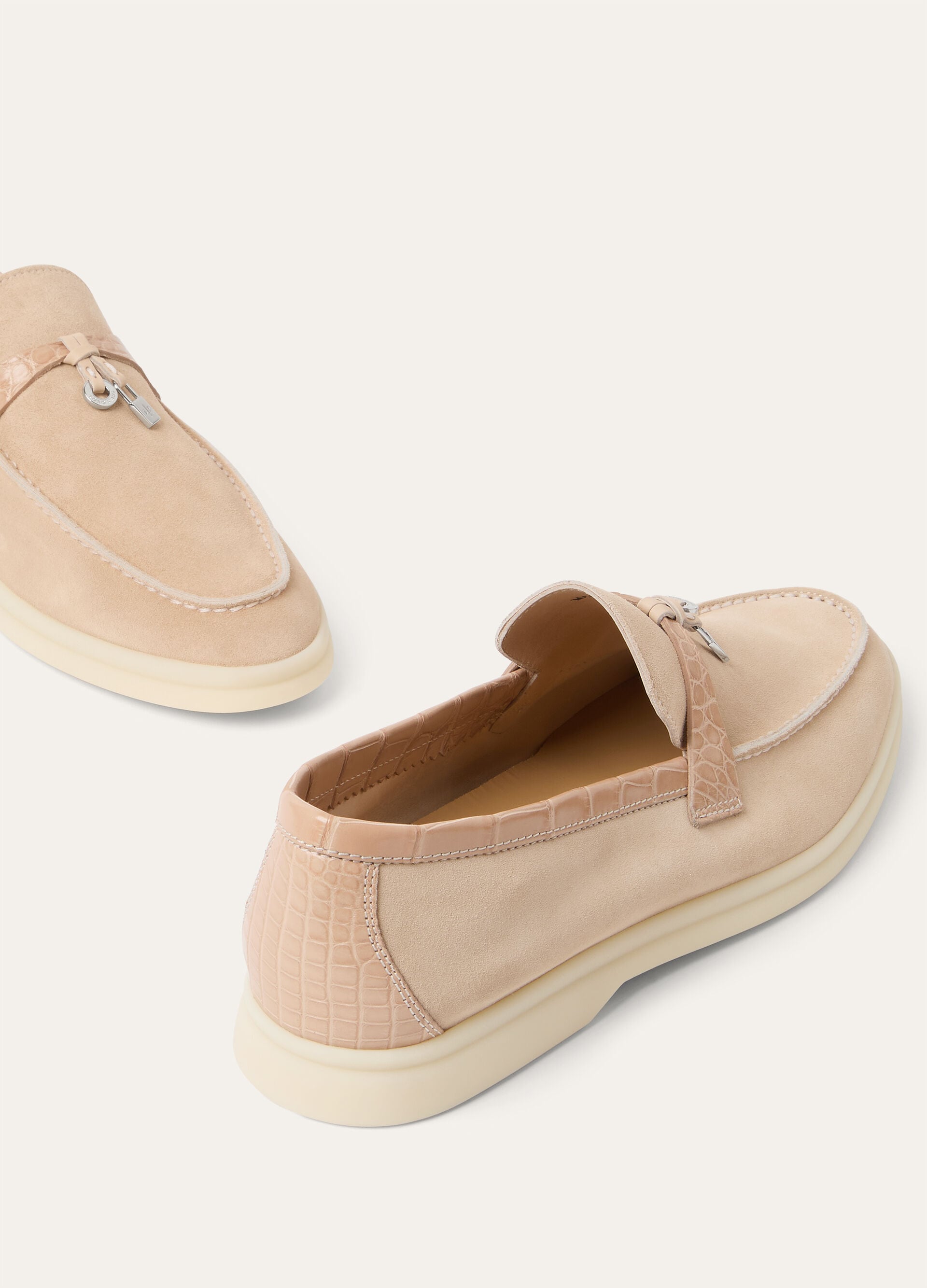 SUMMER CHARMS WALK SUEDE ALLIGATOR