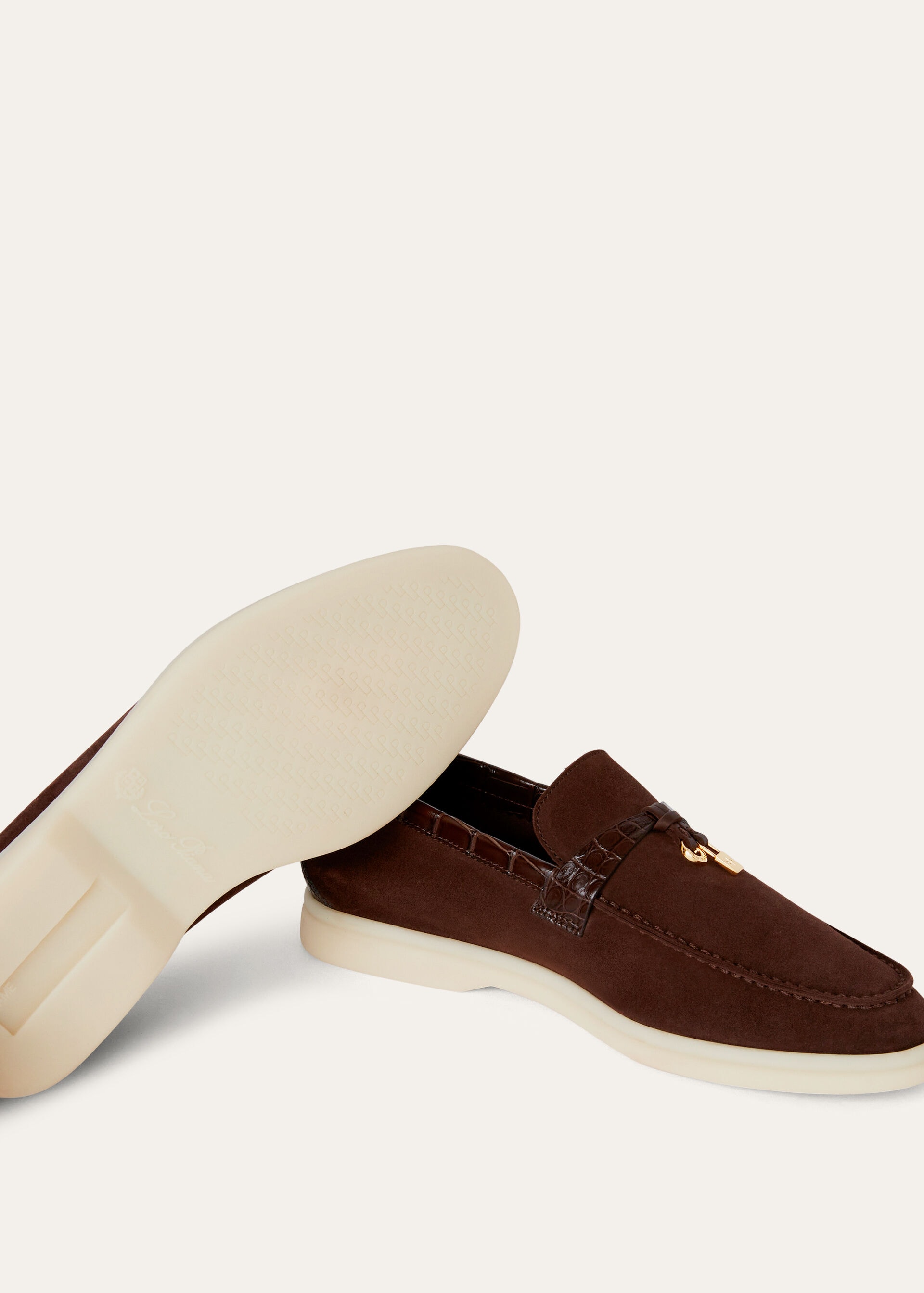 SUMMER CHARMS WALK SUEDE ALLIGATOR