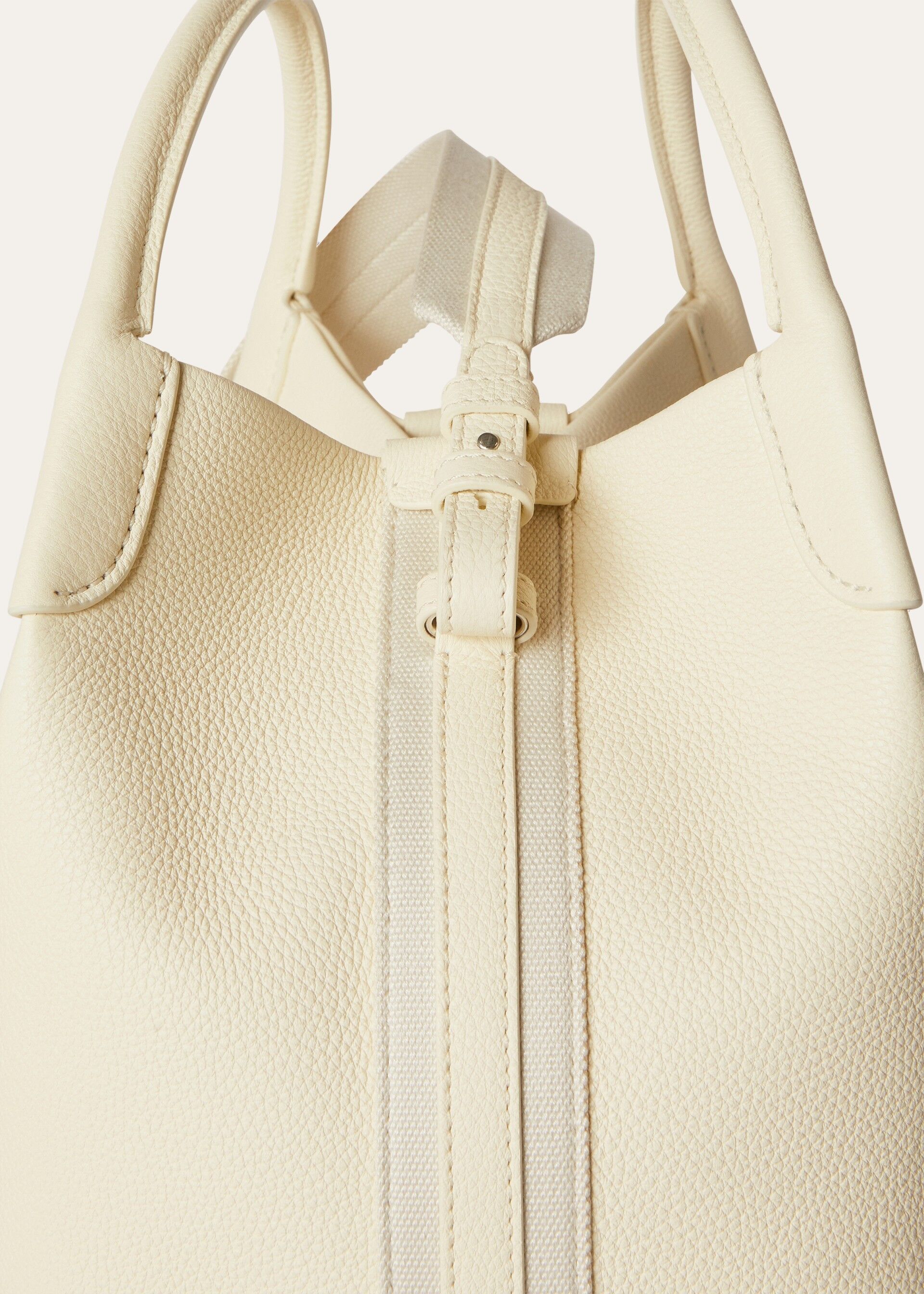 BALE LARGE FINE GRAINED LEATHER M0JA