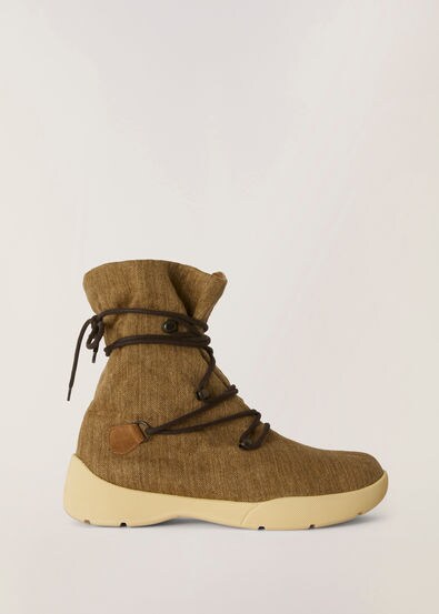 Trace Hiking Boots