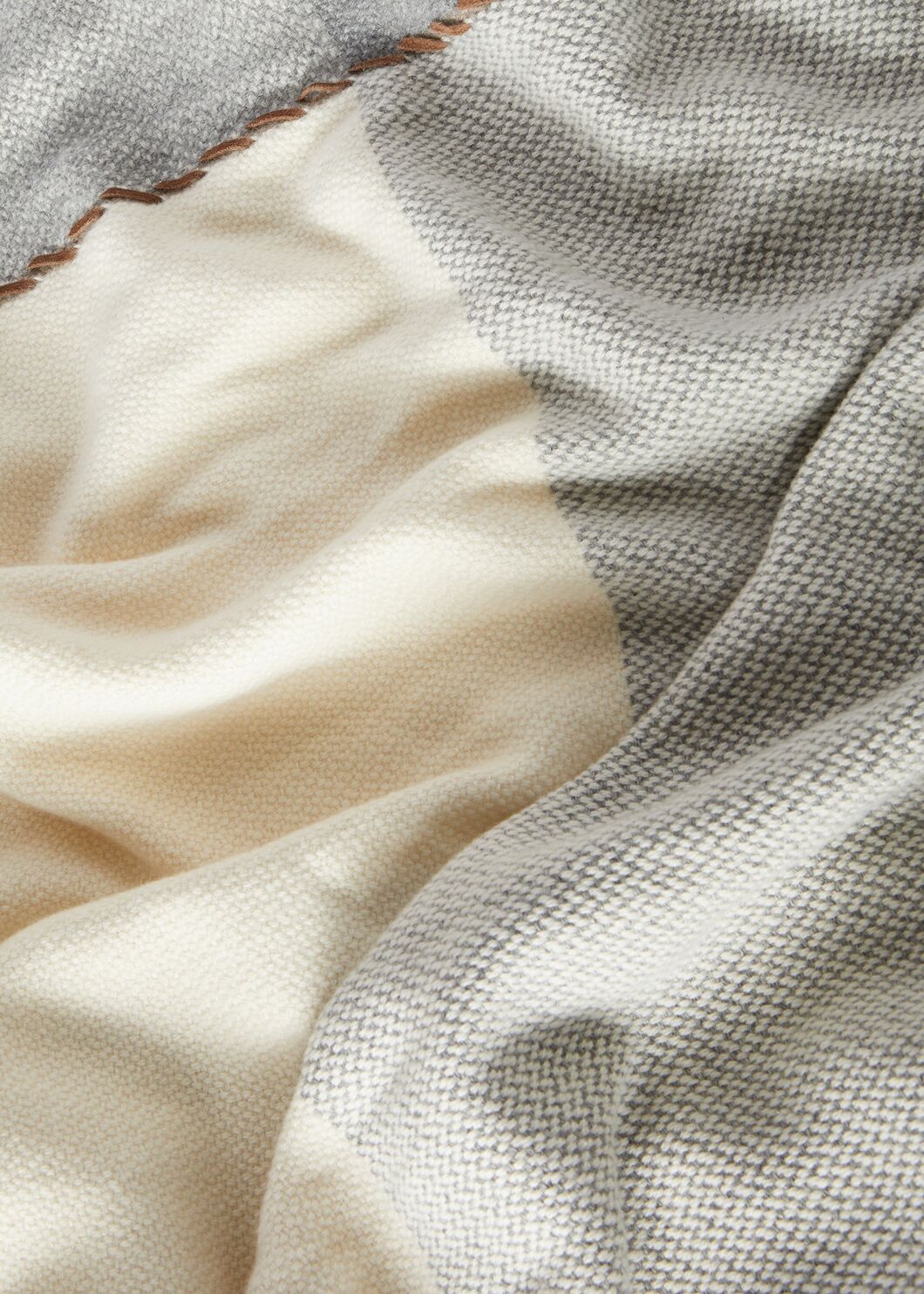 Gobi Throw Blanket Baby Cashmere White / Grey Loro Piana NL