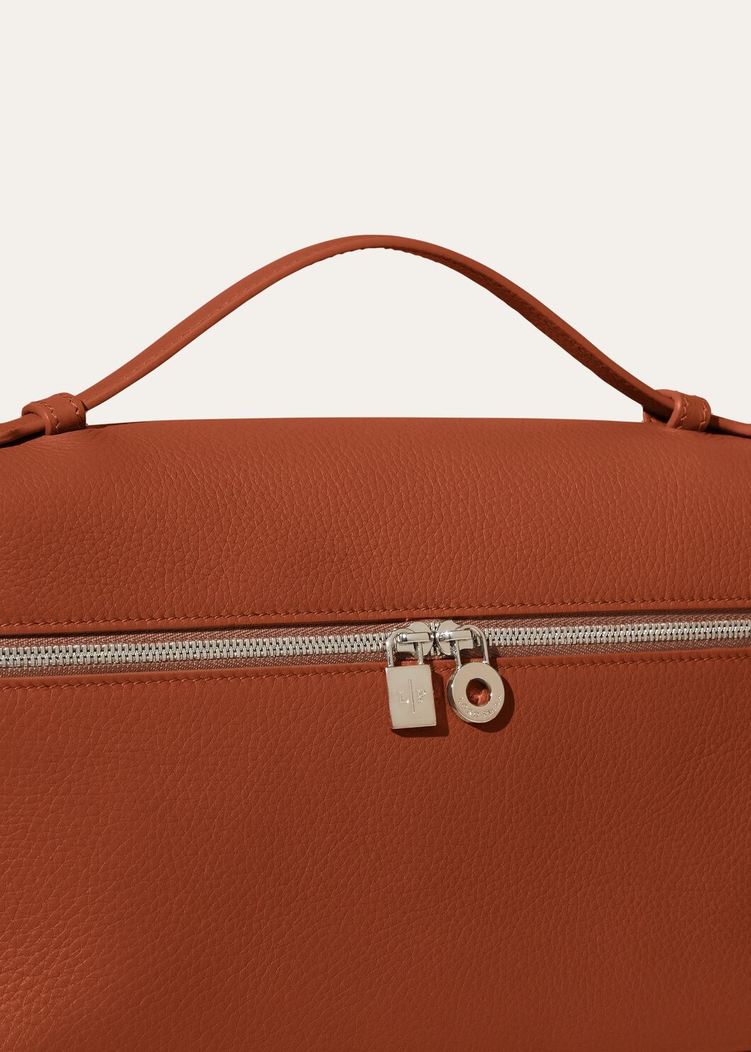 Extra Bag L27 Smooth Calfskin Light Mastic/Sun Gold | Loro