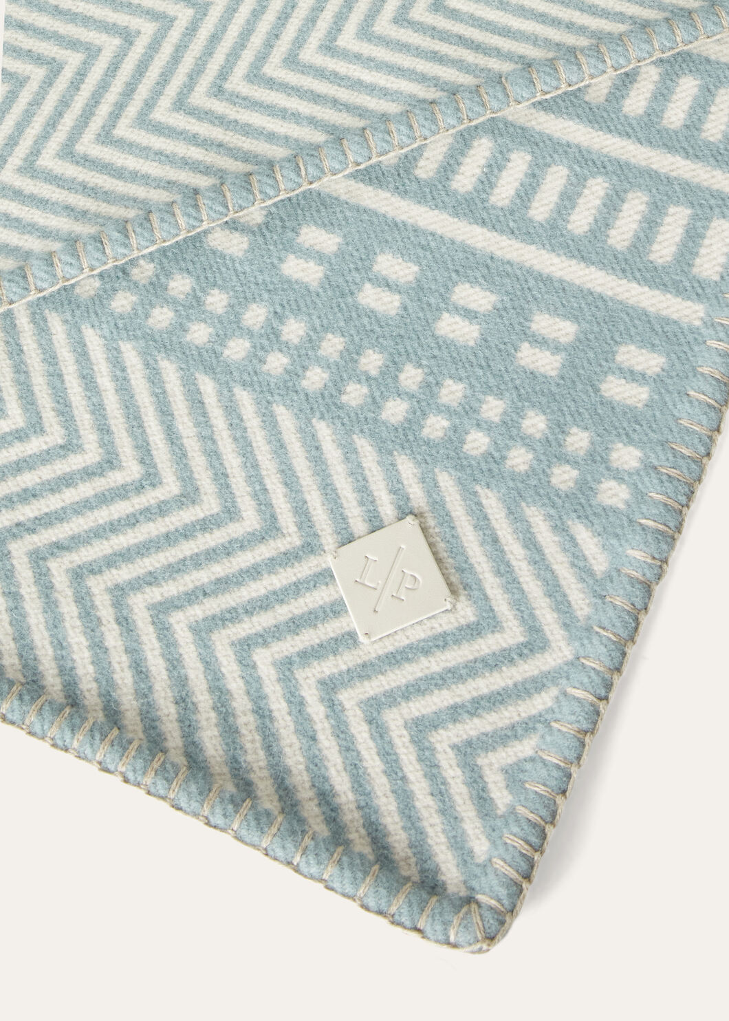 Atacama Throw Blanket Cashmere, Virgin Wool Fancy White/Sky Loro Piana SE