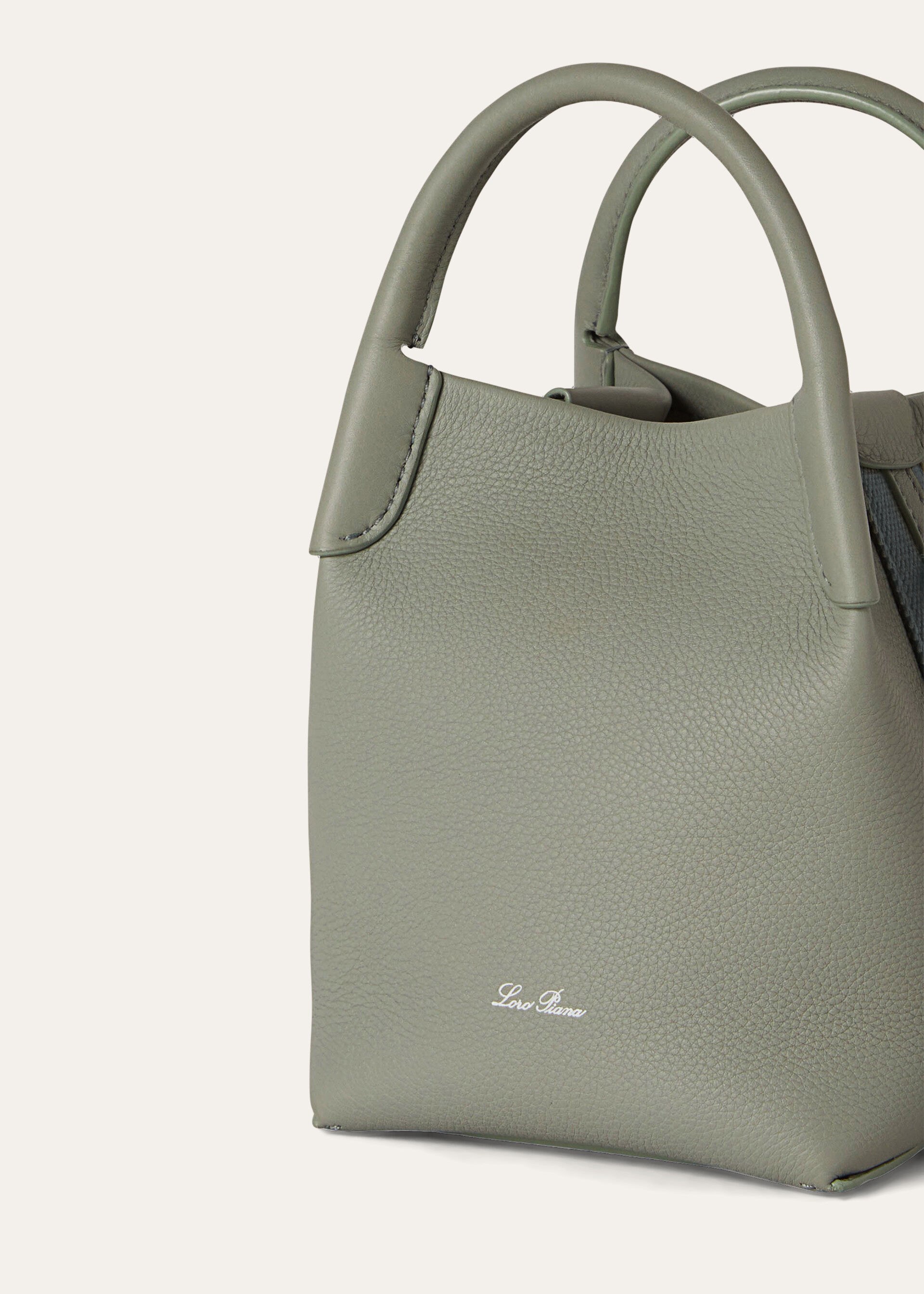BALE MICRO FINE GRAINED LEATHER