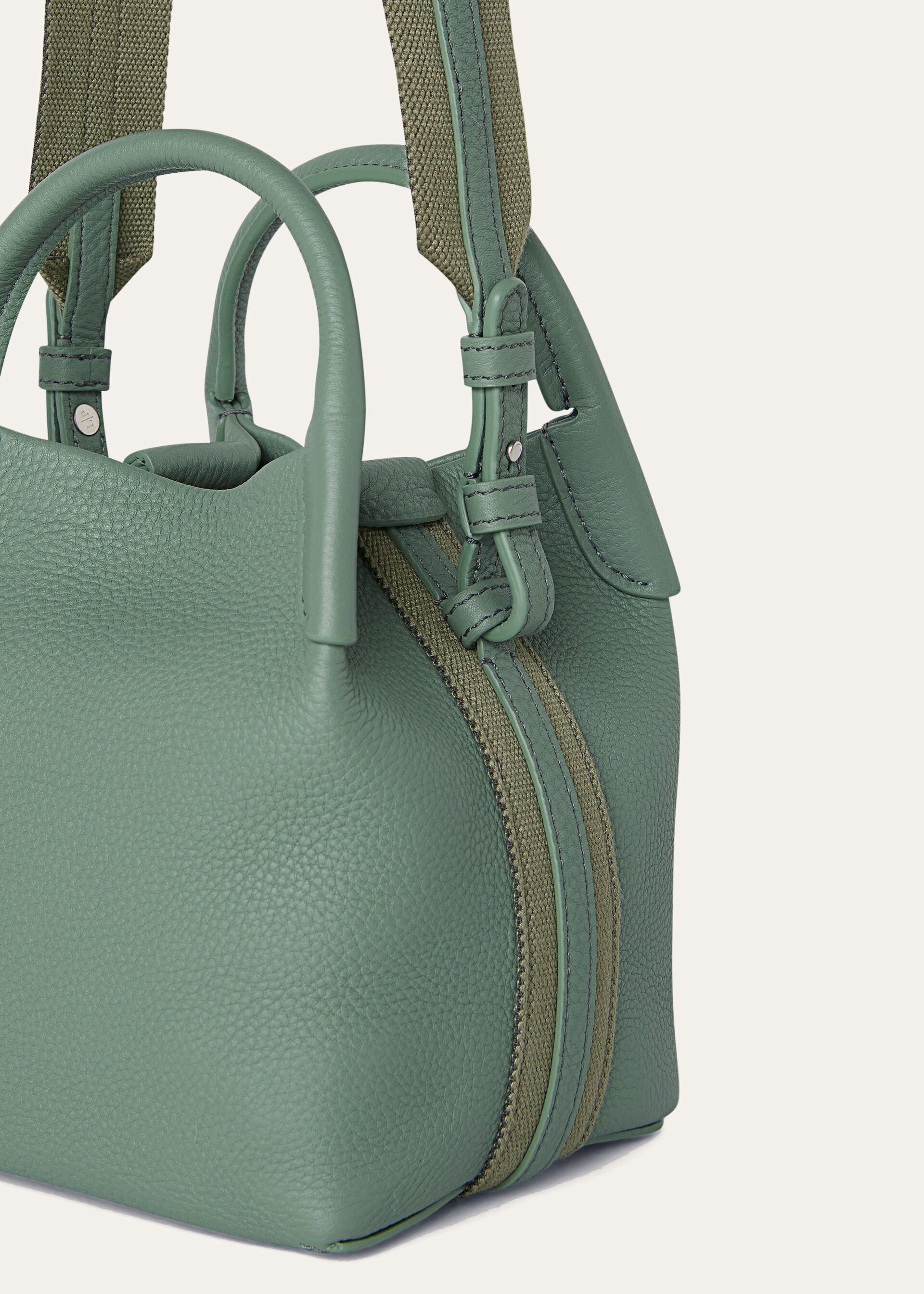 BALE MICRO FINE GRAINED LEATHER