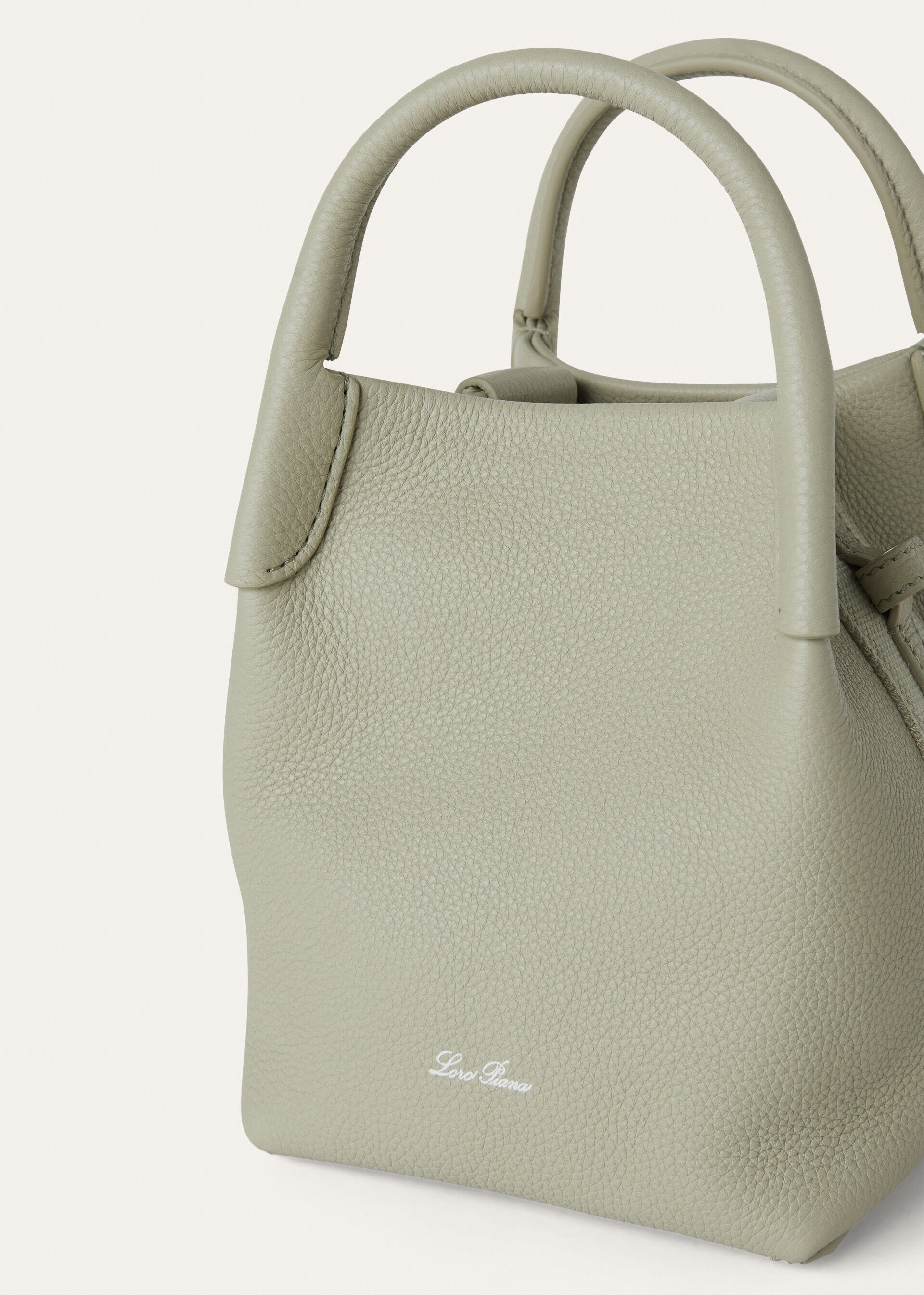 BALE MICRO FINE GRAINED LEATHER