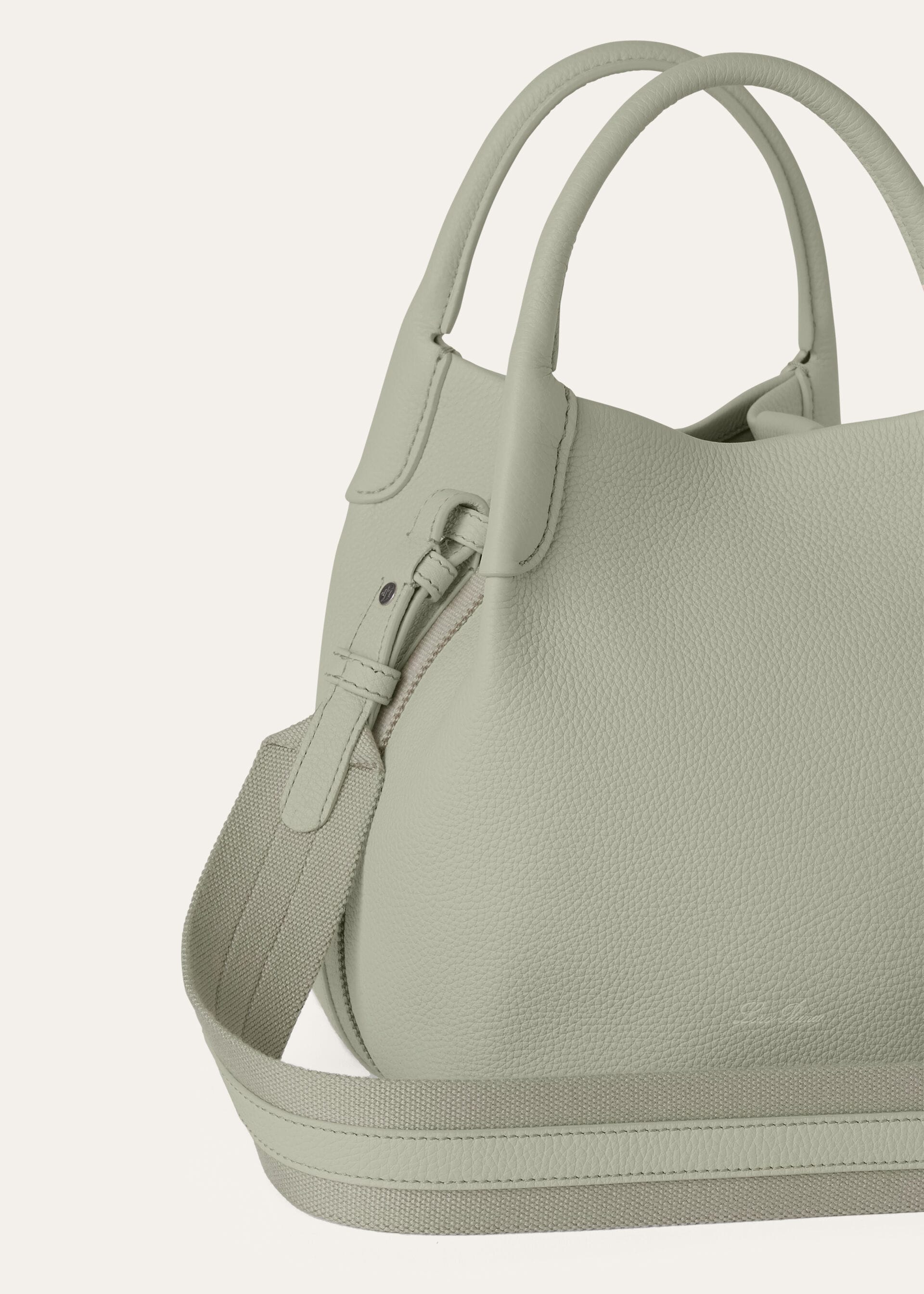 BALE SMALL FINE GRAINED LEATHER