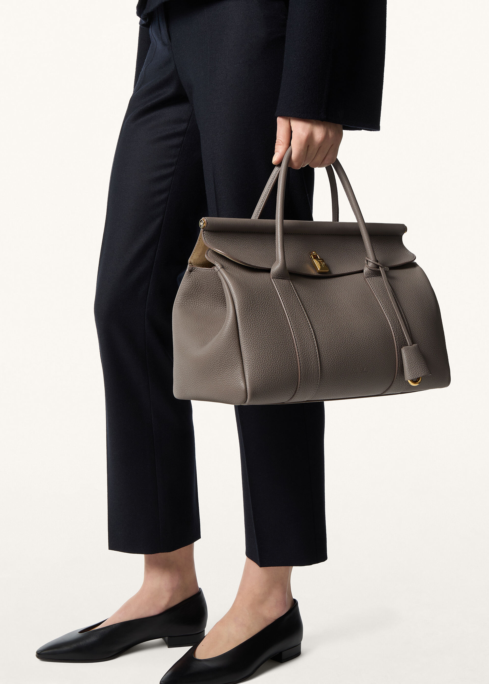 LOOM L32 FINE GRAINED LEATHER