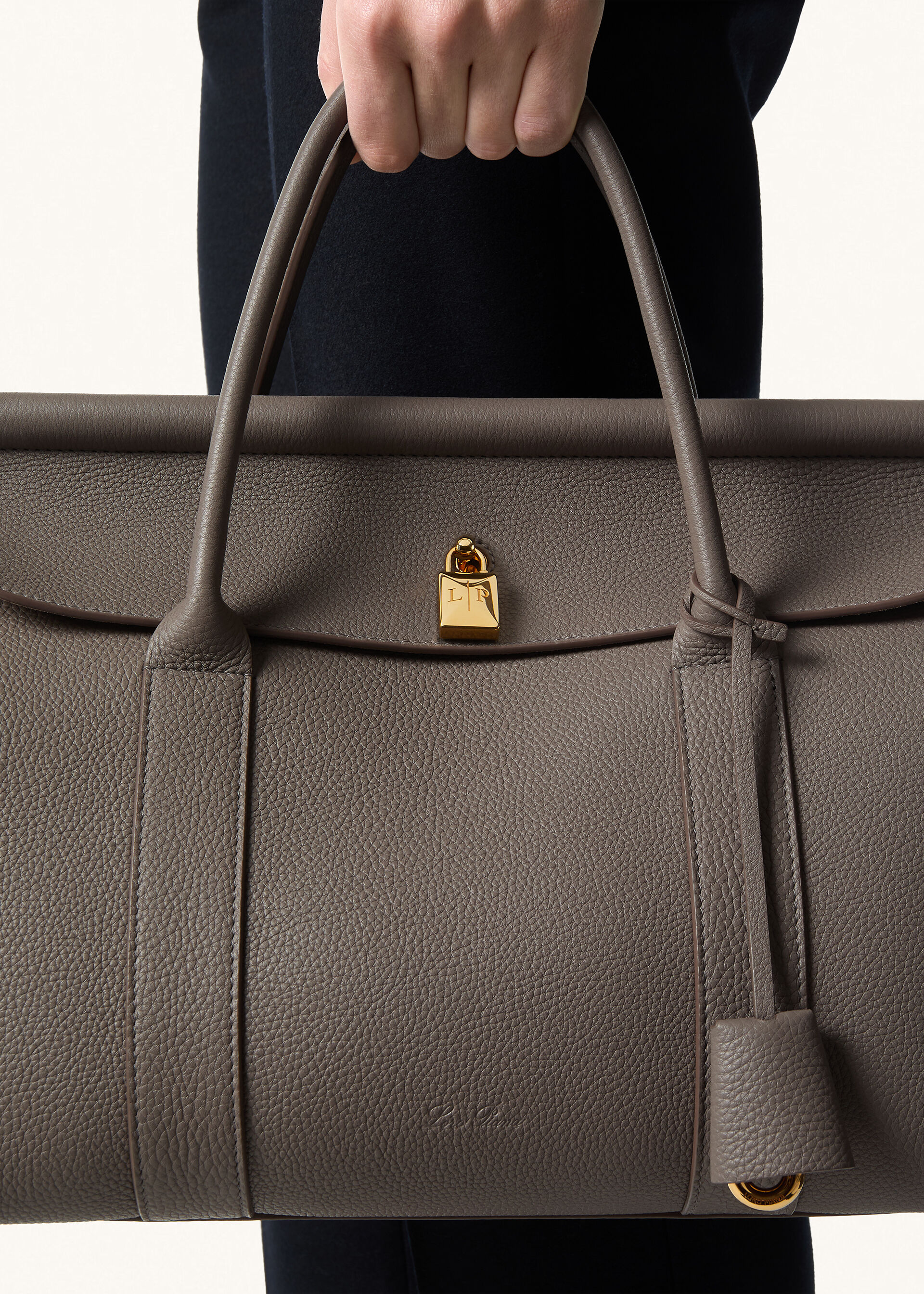 LOOM L32 FINE GRAINED LEATHER
