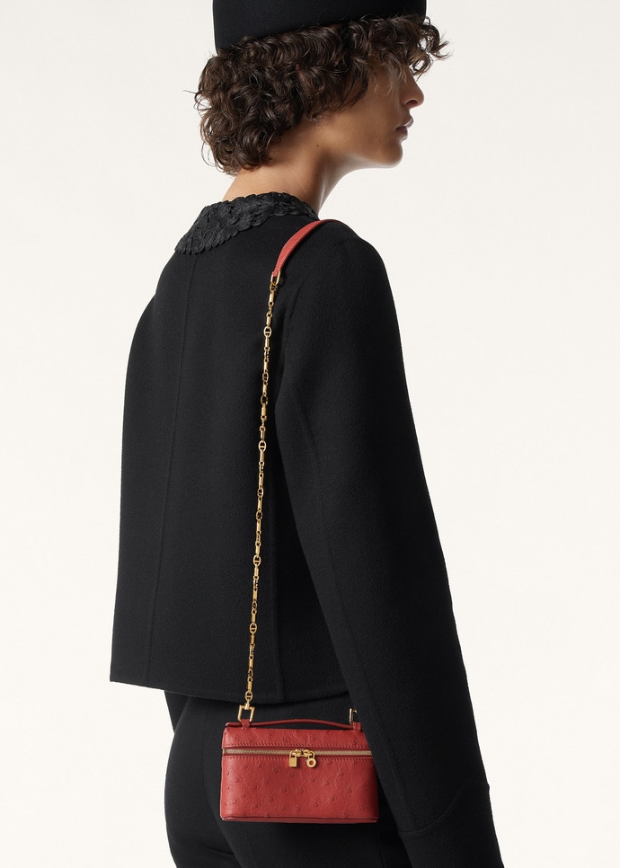 EXTRA POCKET MINI POUCH OSTRICH SADDLE FINISH_FAN9926_R0F2_NR_1