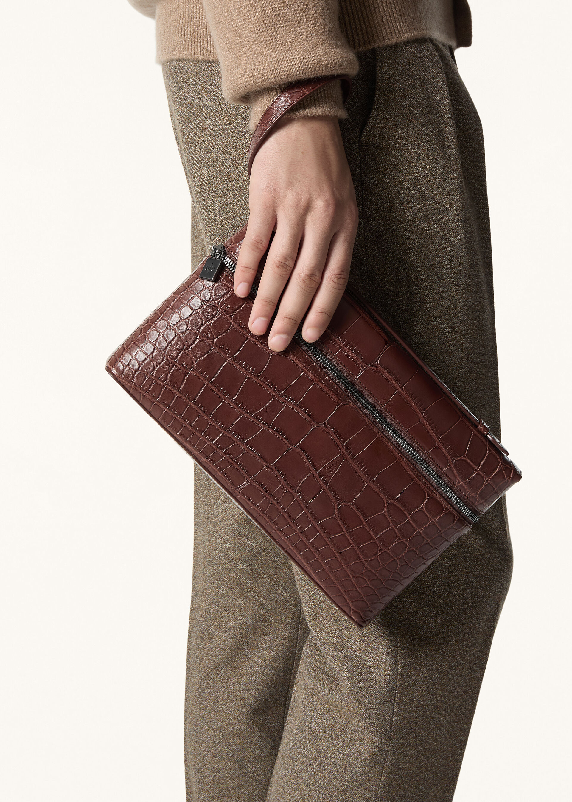 EXTRA POUCH L29 SOFT MATT ALLIGATOR