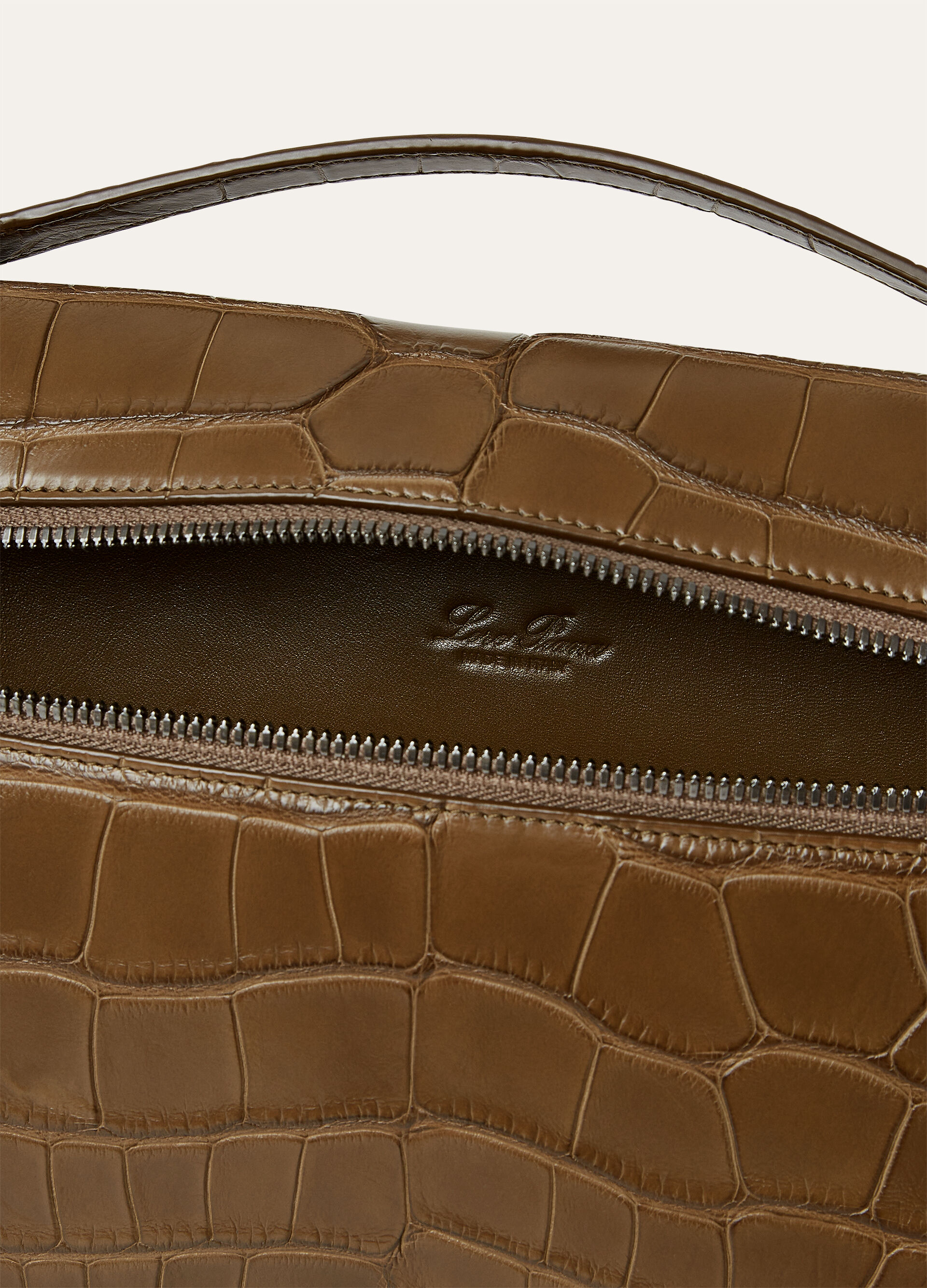 EXTRA POUCH L29 SOFT MATT ALLIGATOR
