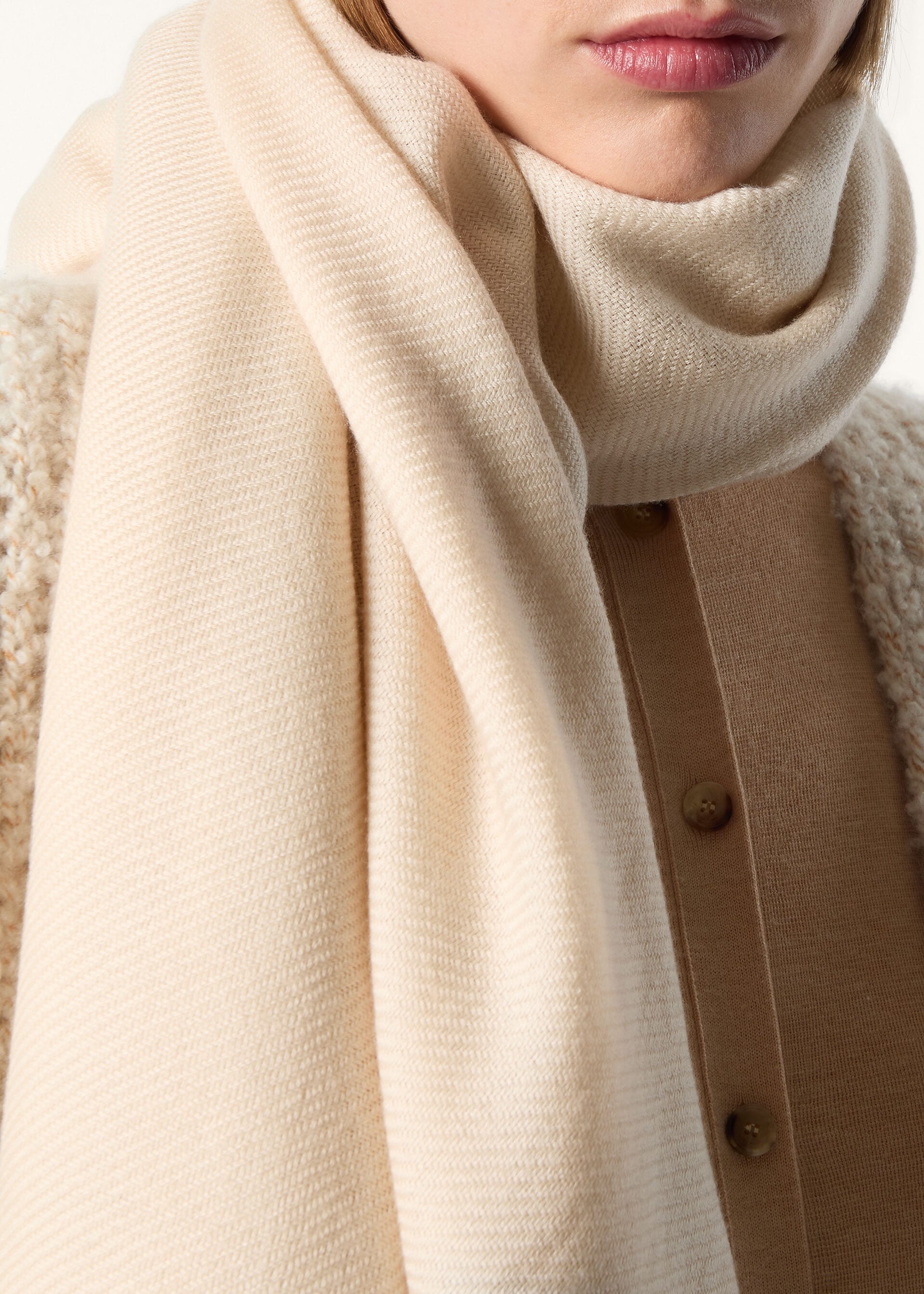 MAXI CARRE' FOUR IN HAND CASH