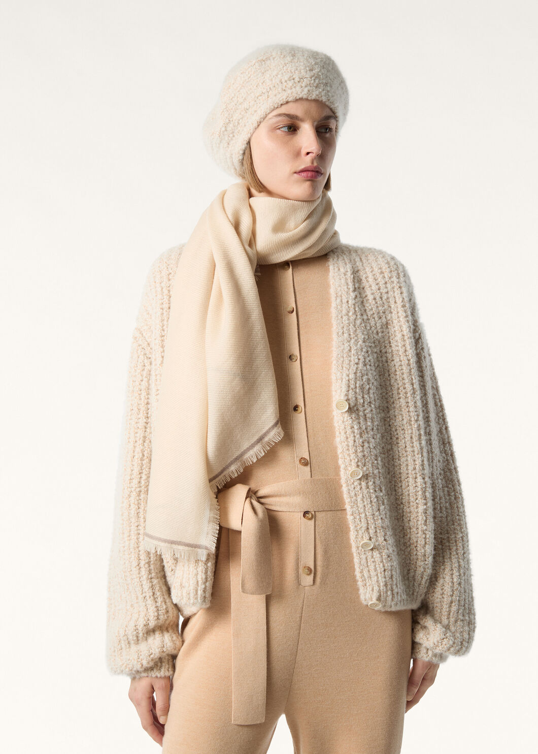 MAXI CARRE' FOUR IN HAND CASH