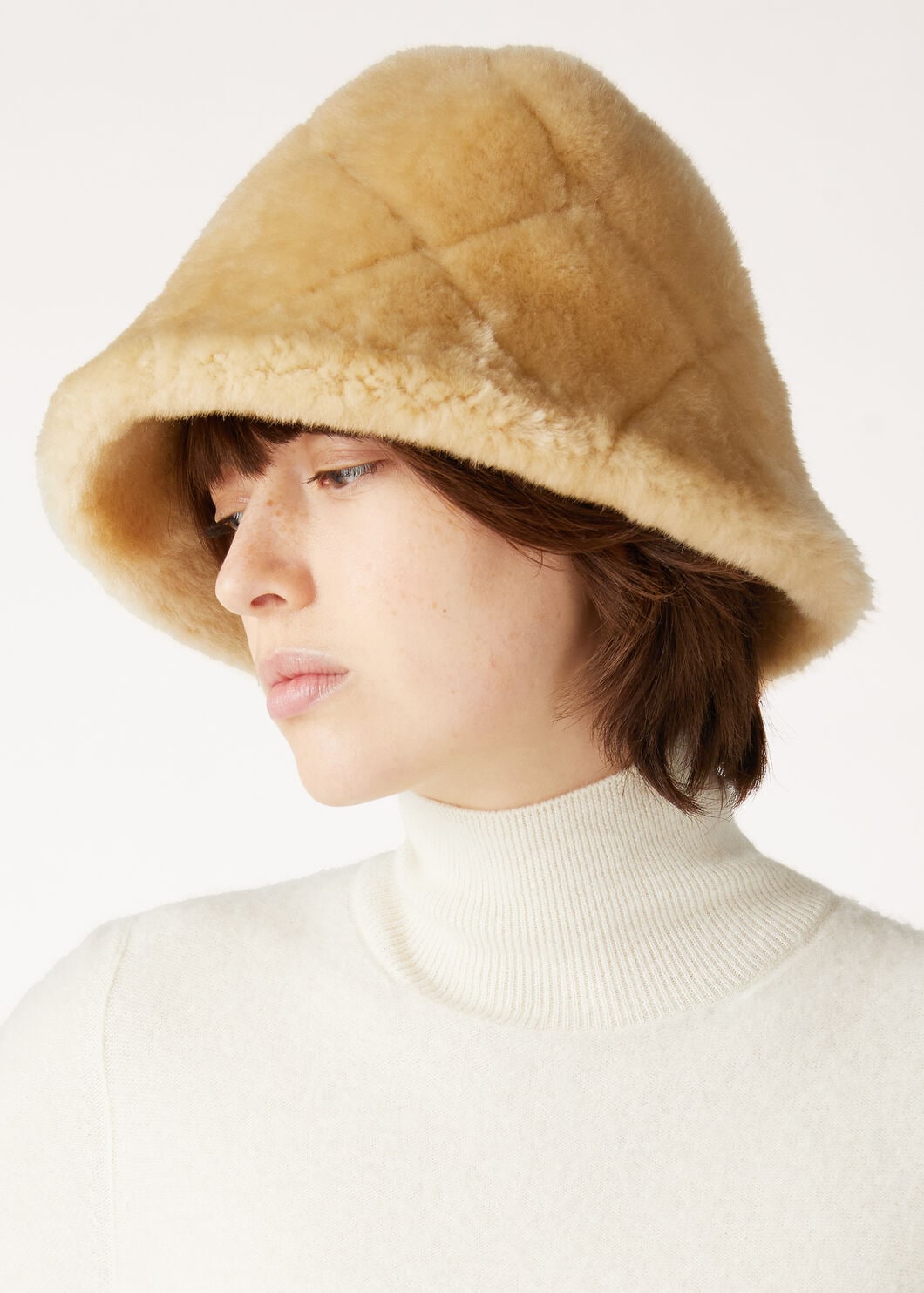 Cloche Hat Shearling Creamy Cashmere Melange Loro Piana BG