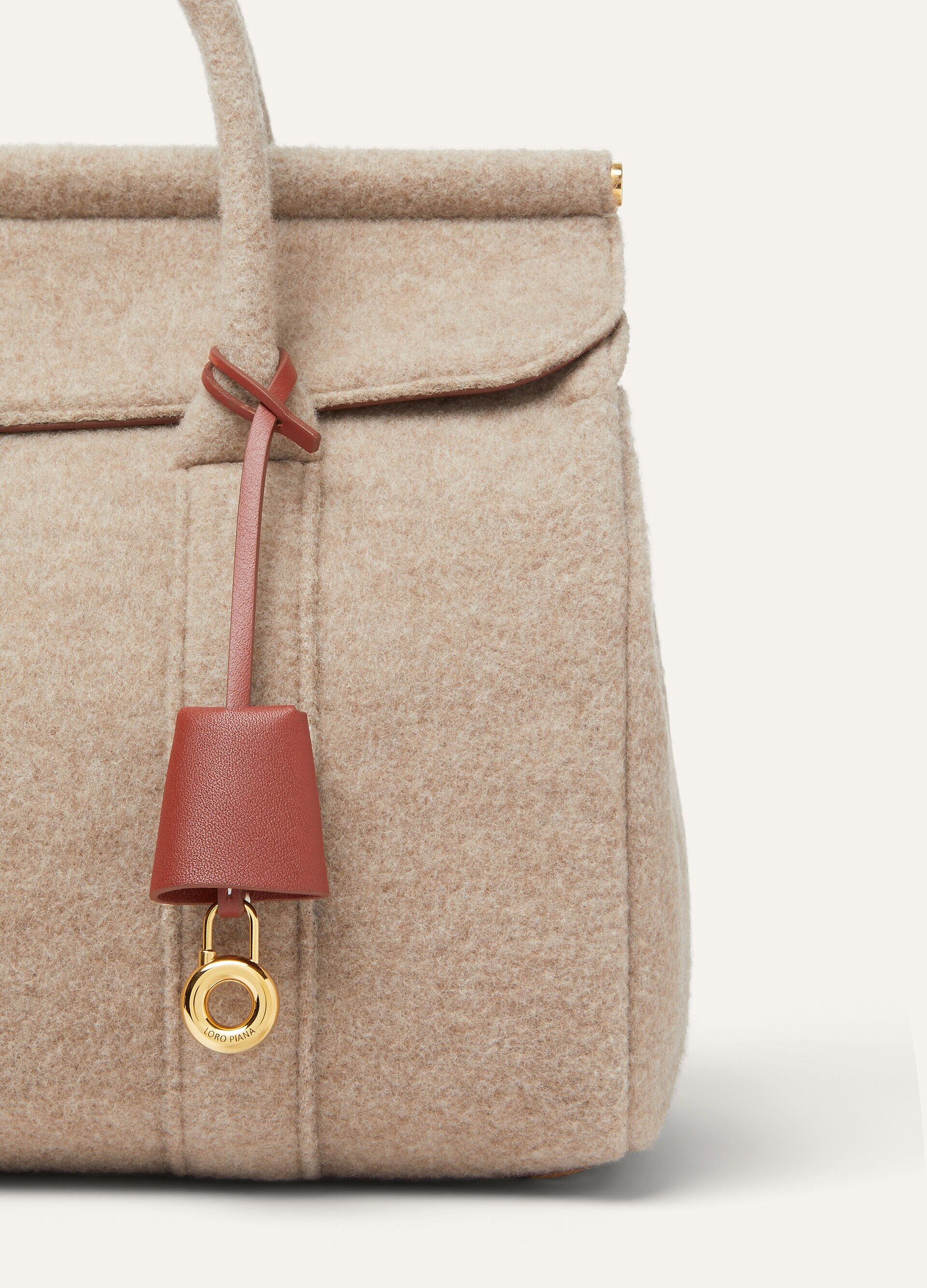 LOOM L32 CASHMERE/ROUNDED LEATHER