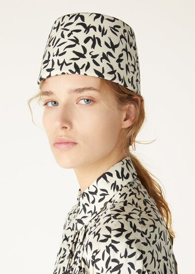 JASMINE HAT SWALLOWS MIKADO PRINT