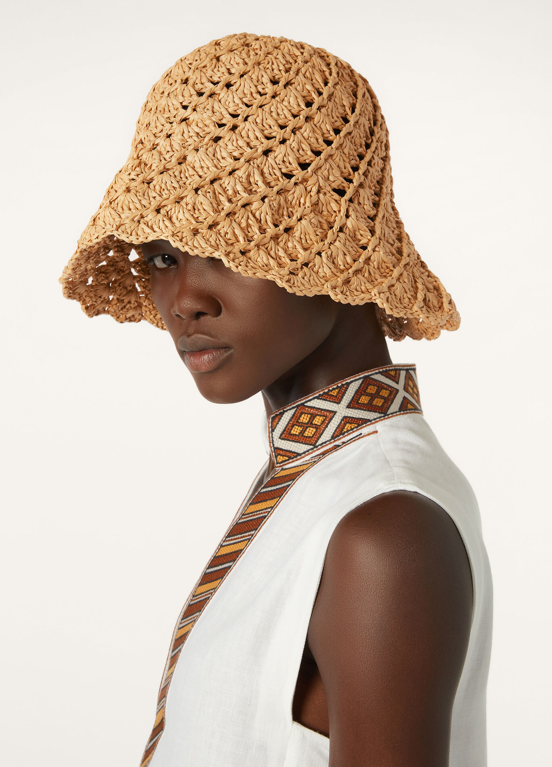 ISABELLA CLOCHE RAFIA CROCHET