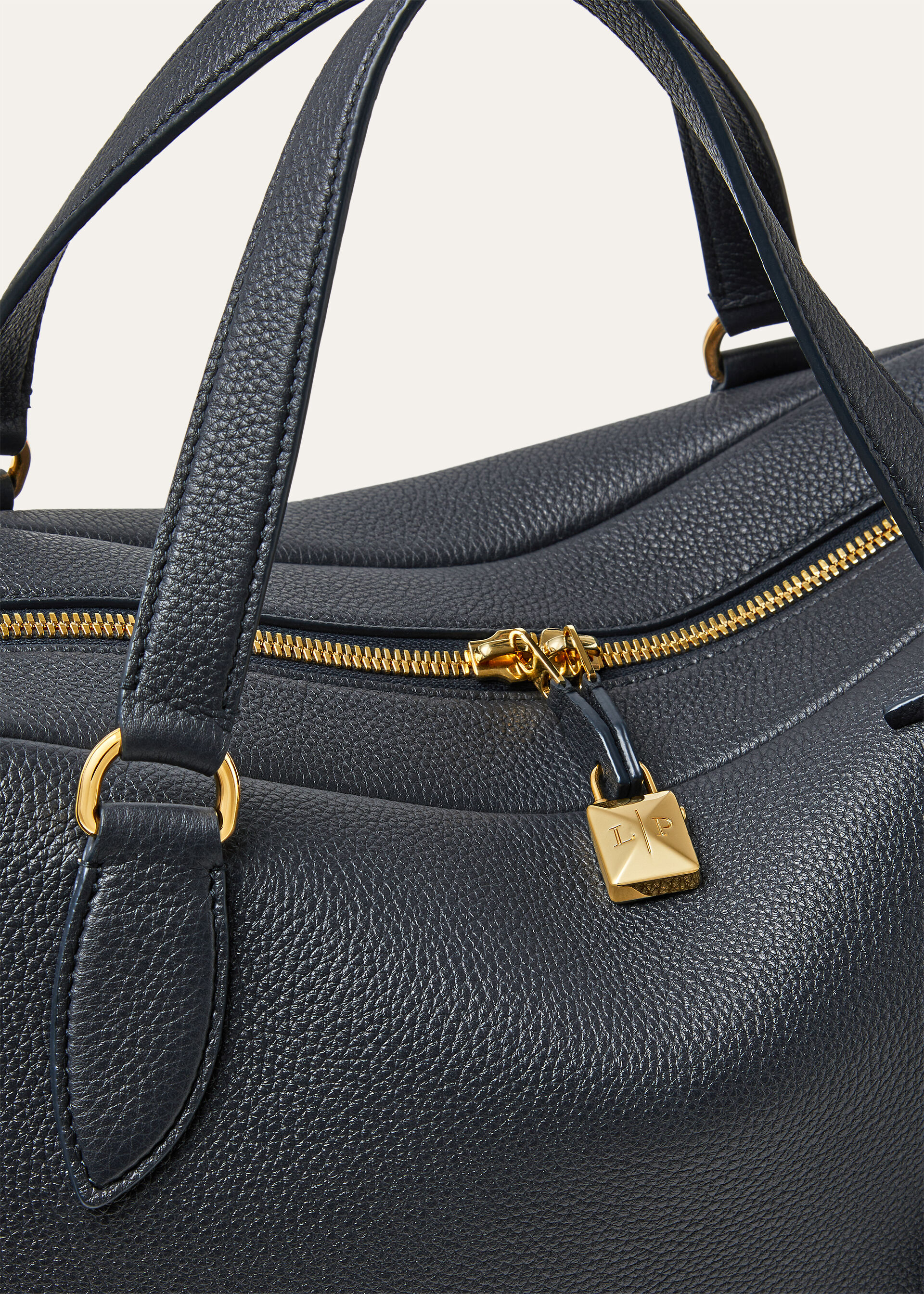 NEEDLE MEDIUM FINE GRAINED LEATHER