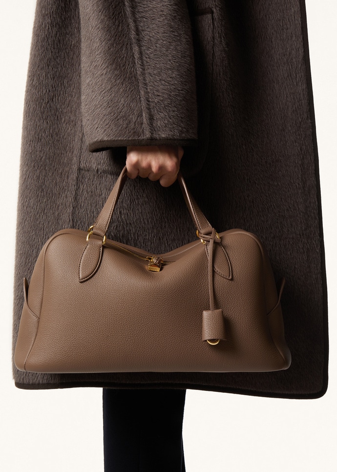 NEEDLE MEDIUM FINE GRAINED LEATHER_FAP1996_D0Q9_NR_2