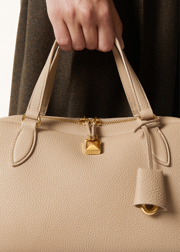 NEEDLE SMALL FINE GRAINED LEATHER_FAP2001_D0Q7_NR_1