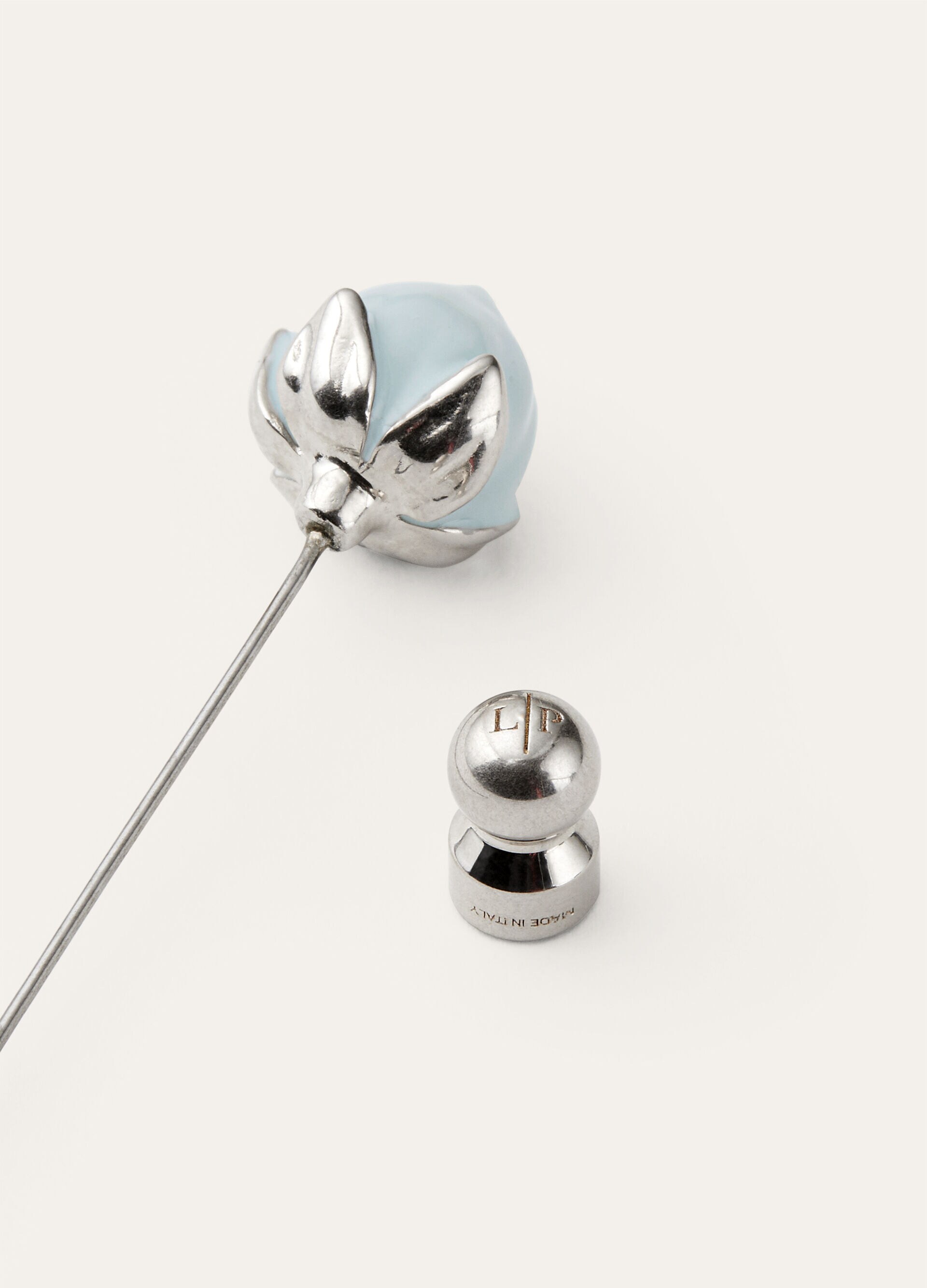 LINEN FLOWER BUD PIN BRASS