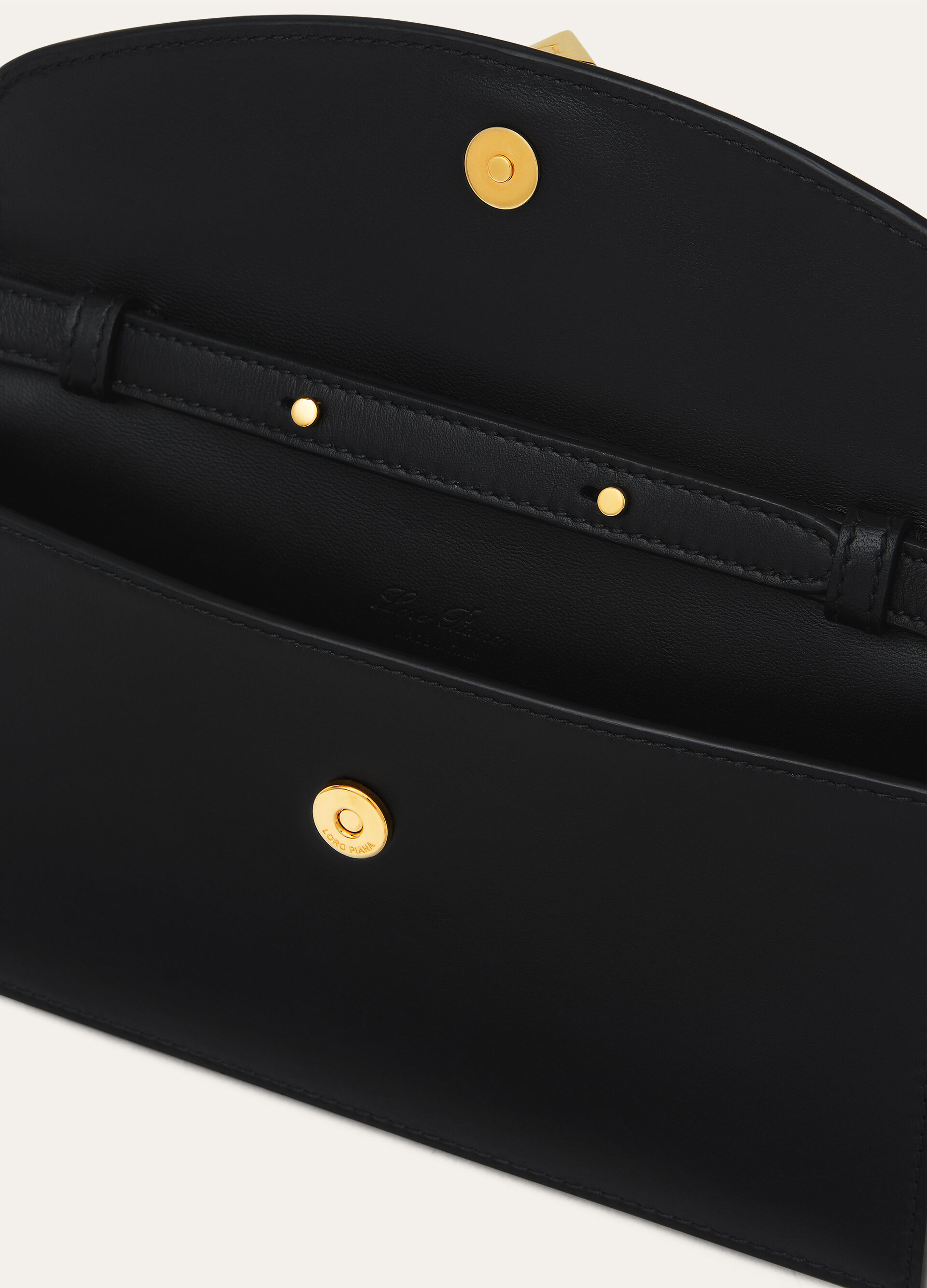 EXTRA POCHETTE ROUNDED LEATHER