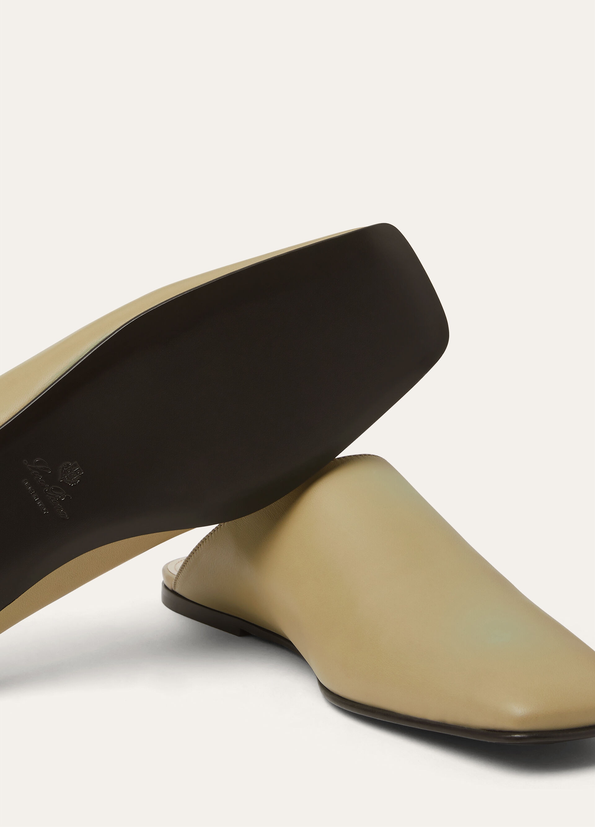 ALBA FLAT MULE WAXED LAMBSKIN